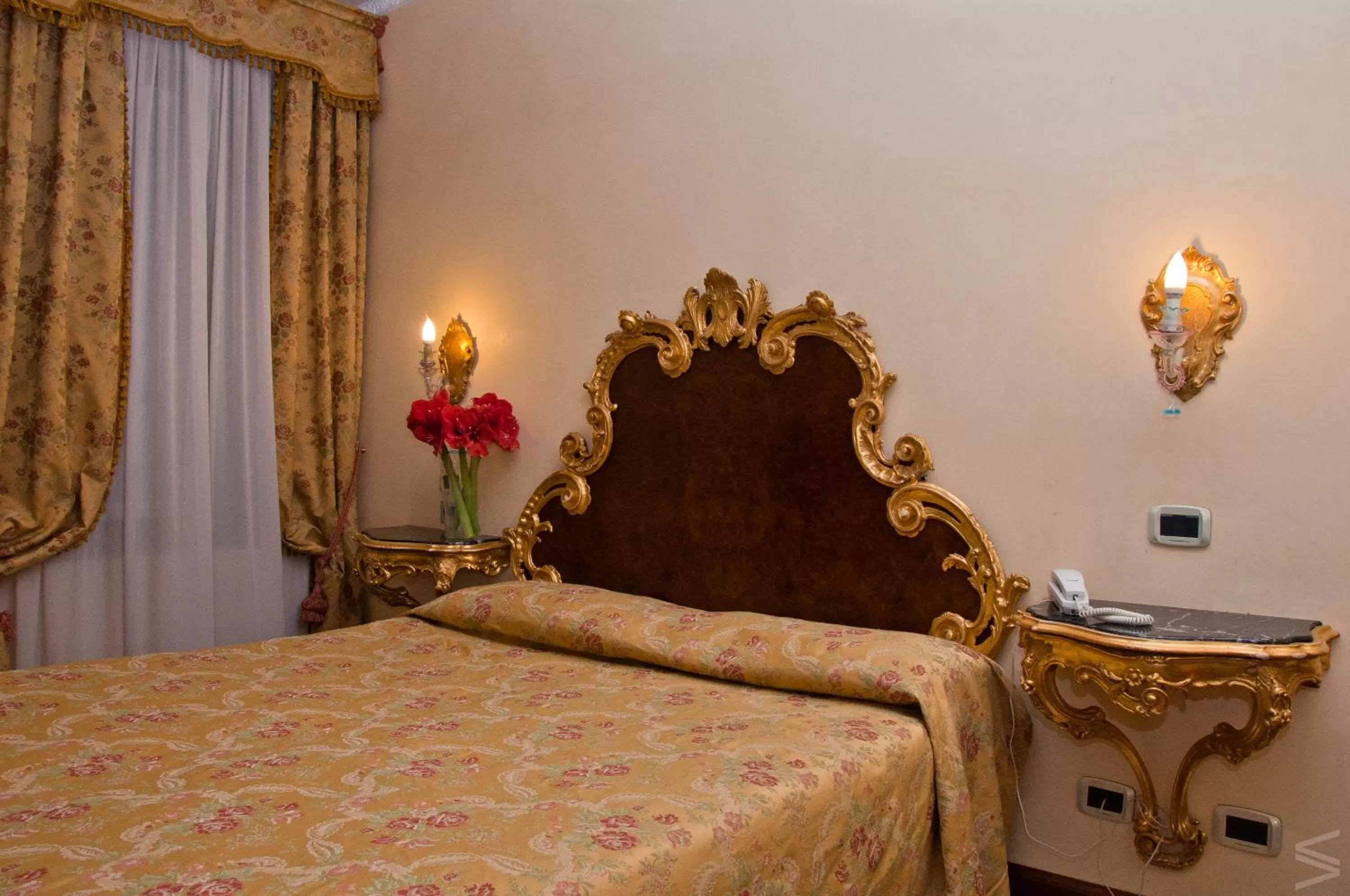 Bed in Residenza d'Epoca San Cassiano