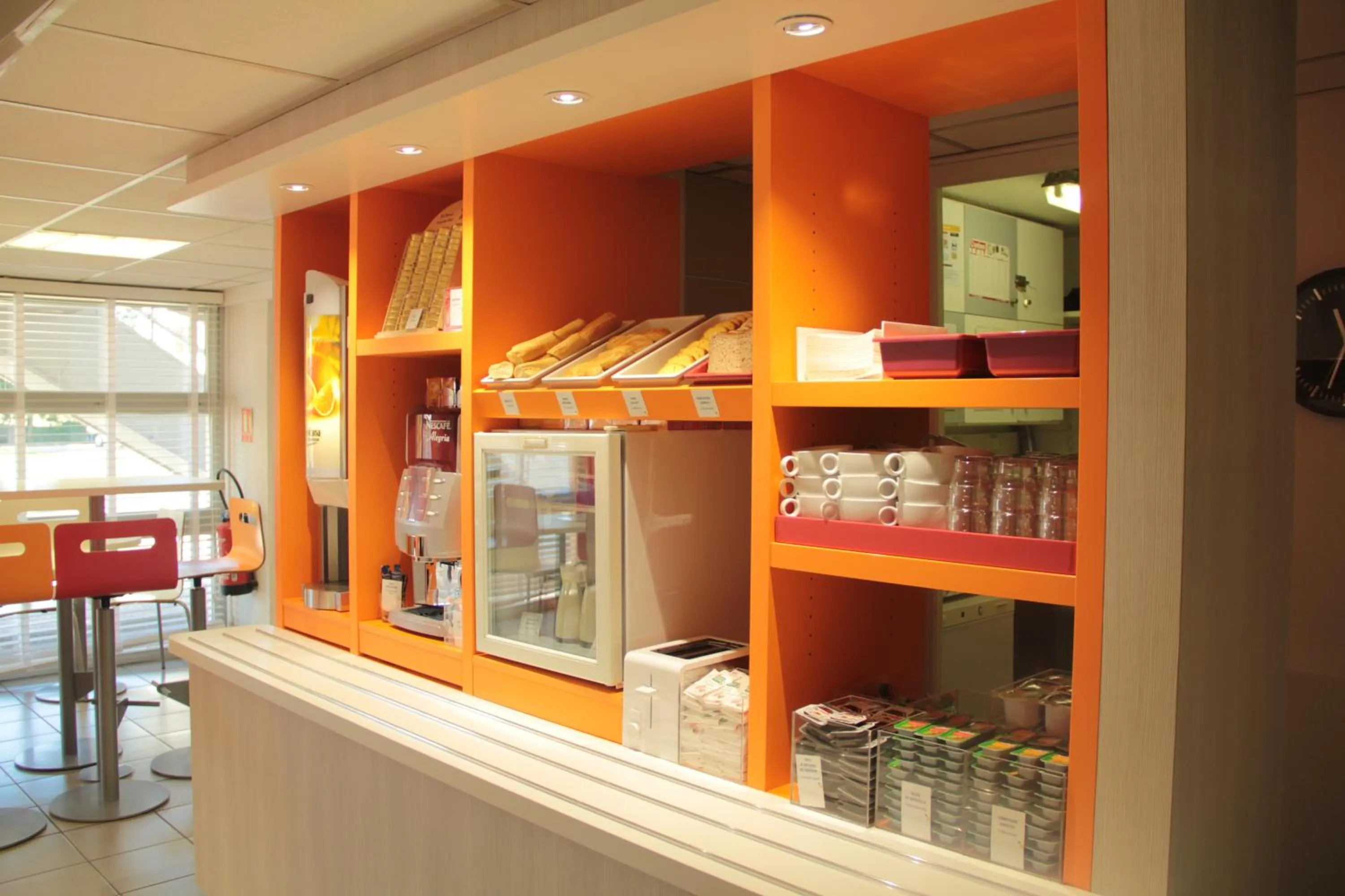 Kitchen or kitchenette in Premiere Classe Soissons