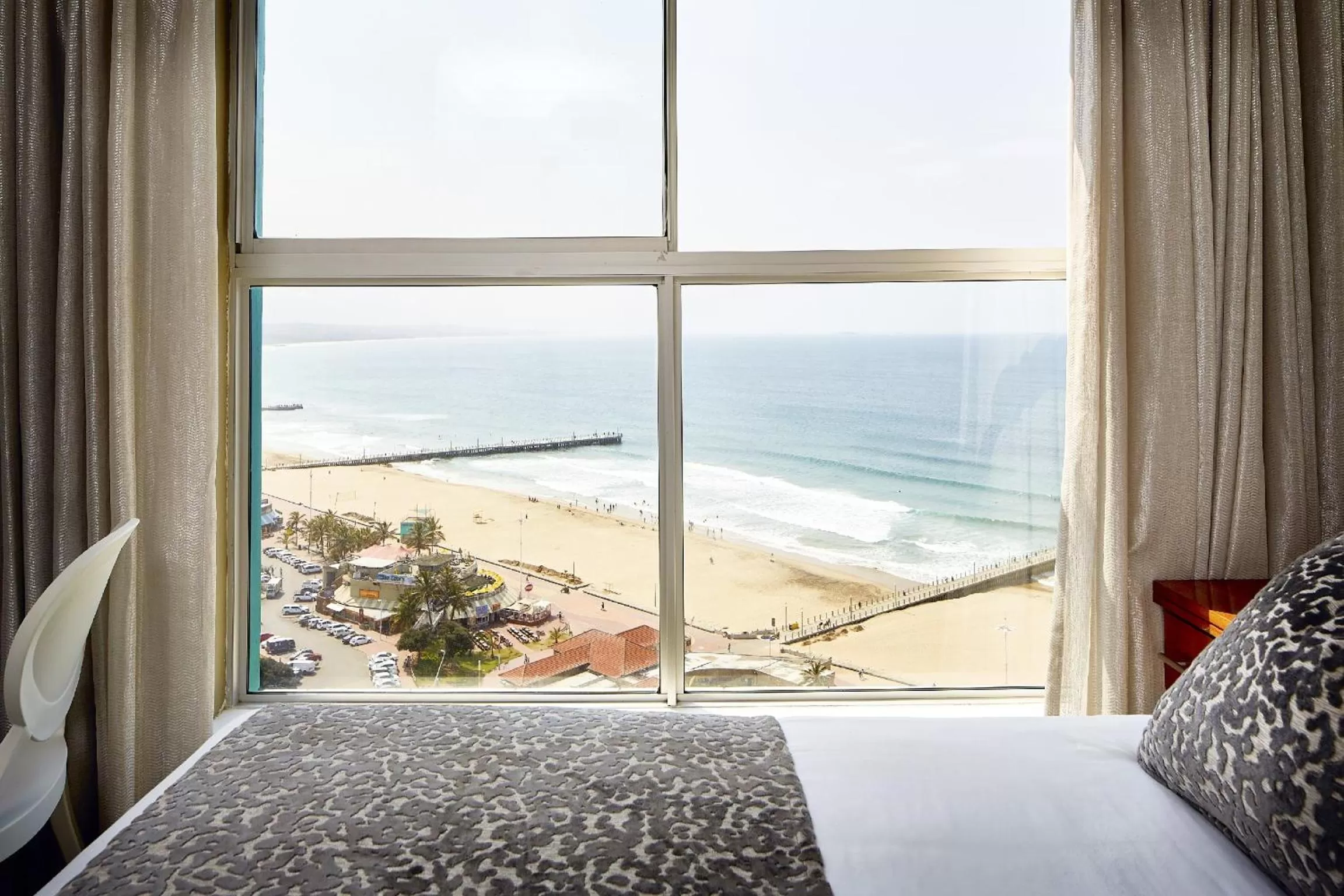 Bedroom, Bed in First Group The Palace All-Suite