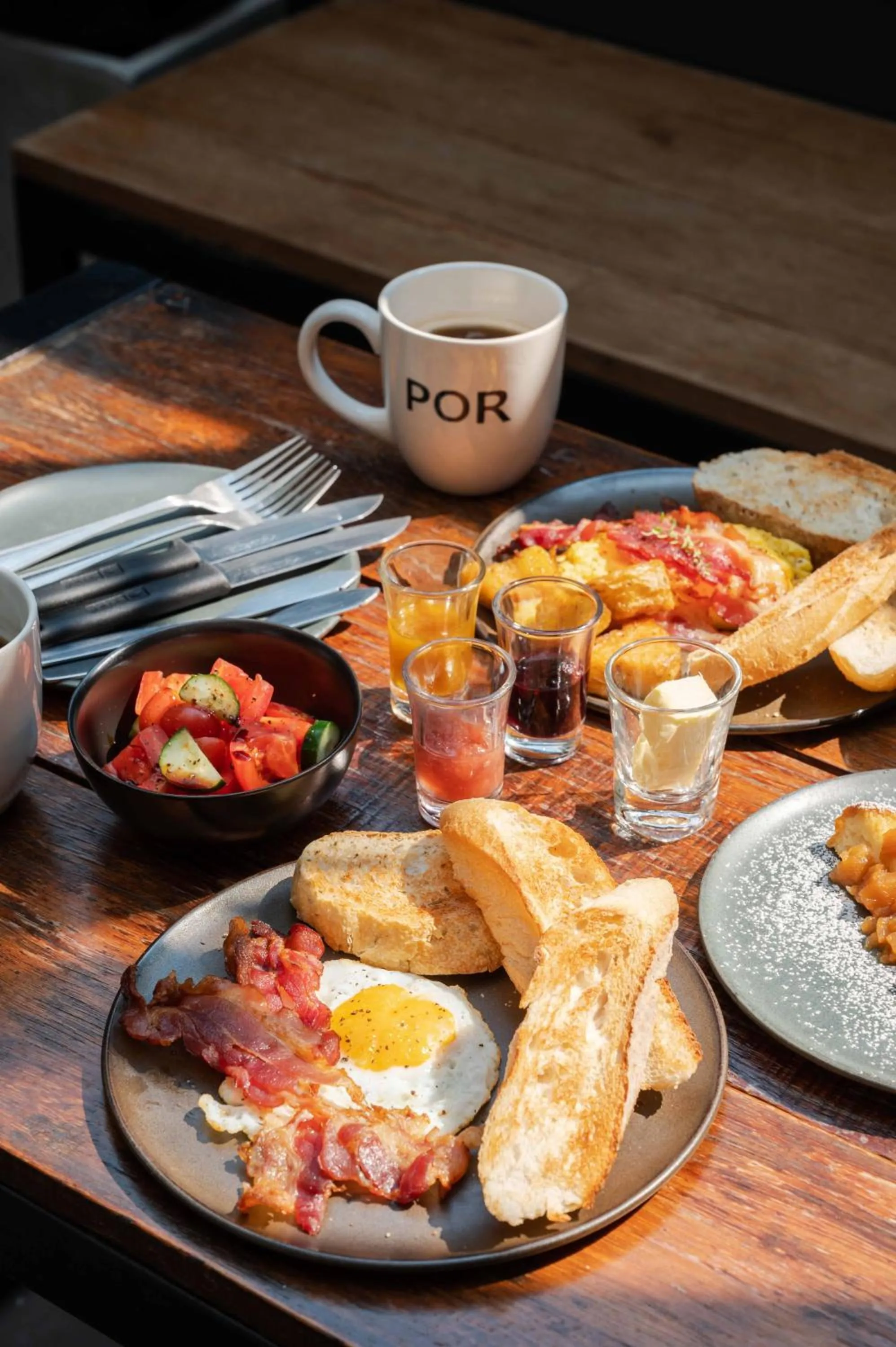 Breakfast in POR Thapae Gate