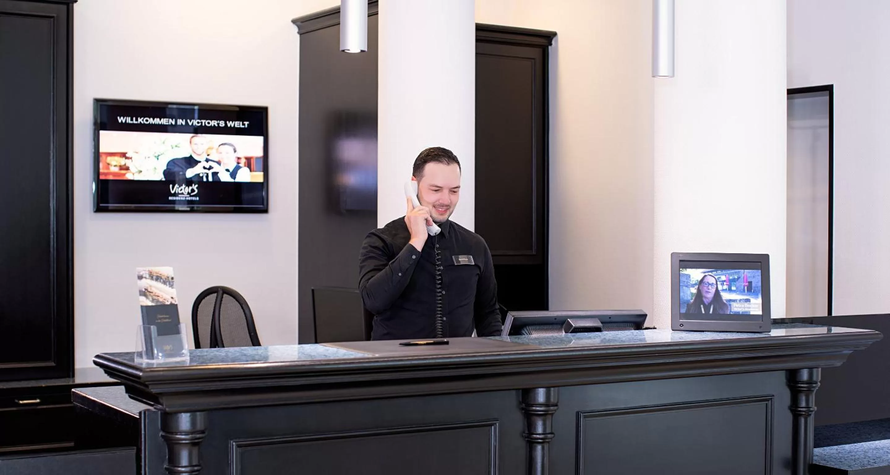 Lobby or reception in Victor's Residenz-Hotel Gummersbach