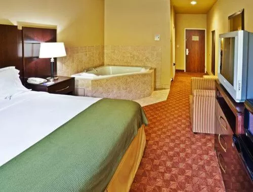 Holiday Inn Express Hotel & Suites Muskogee by IHG