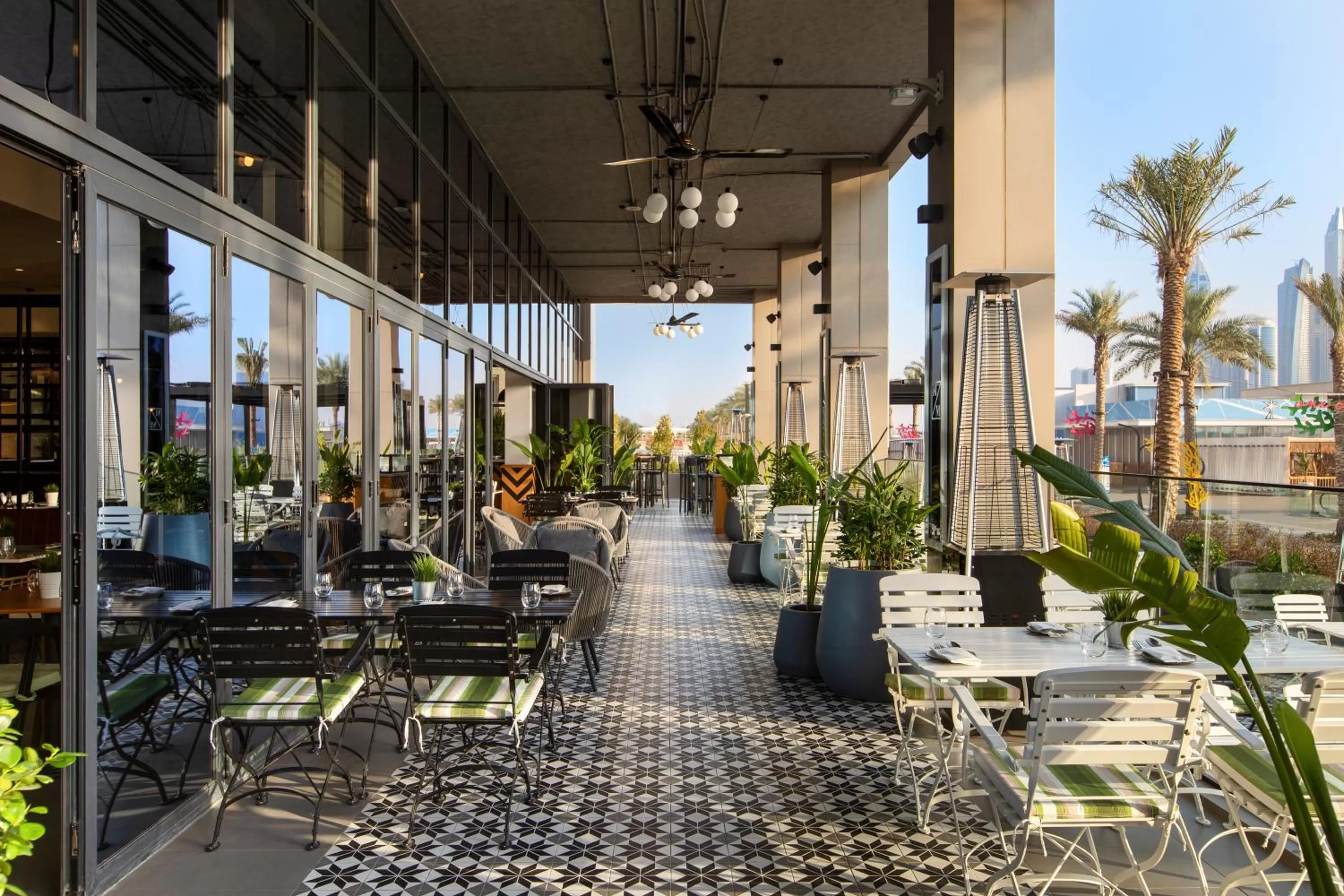 Restaurant/places to eat in voco Dubai The Palm by IHG