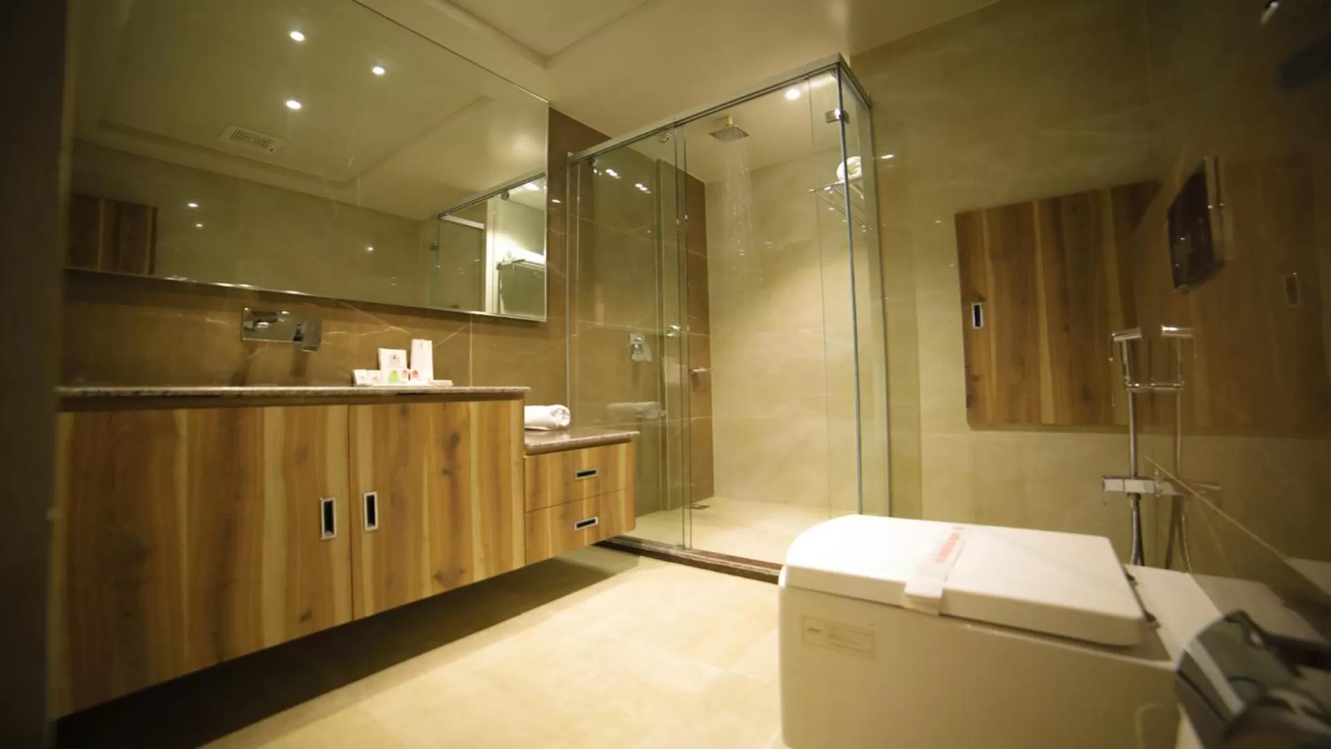 Dhamma Grand Hotel Resort