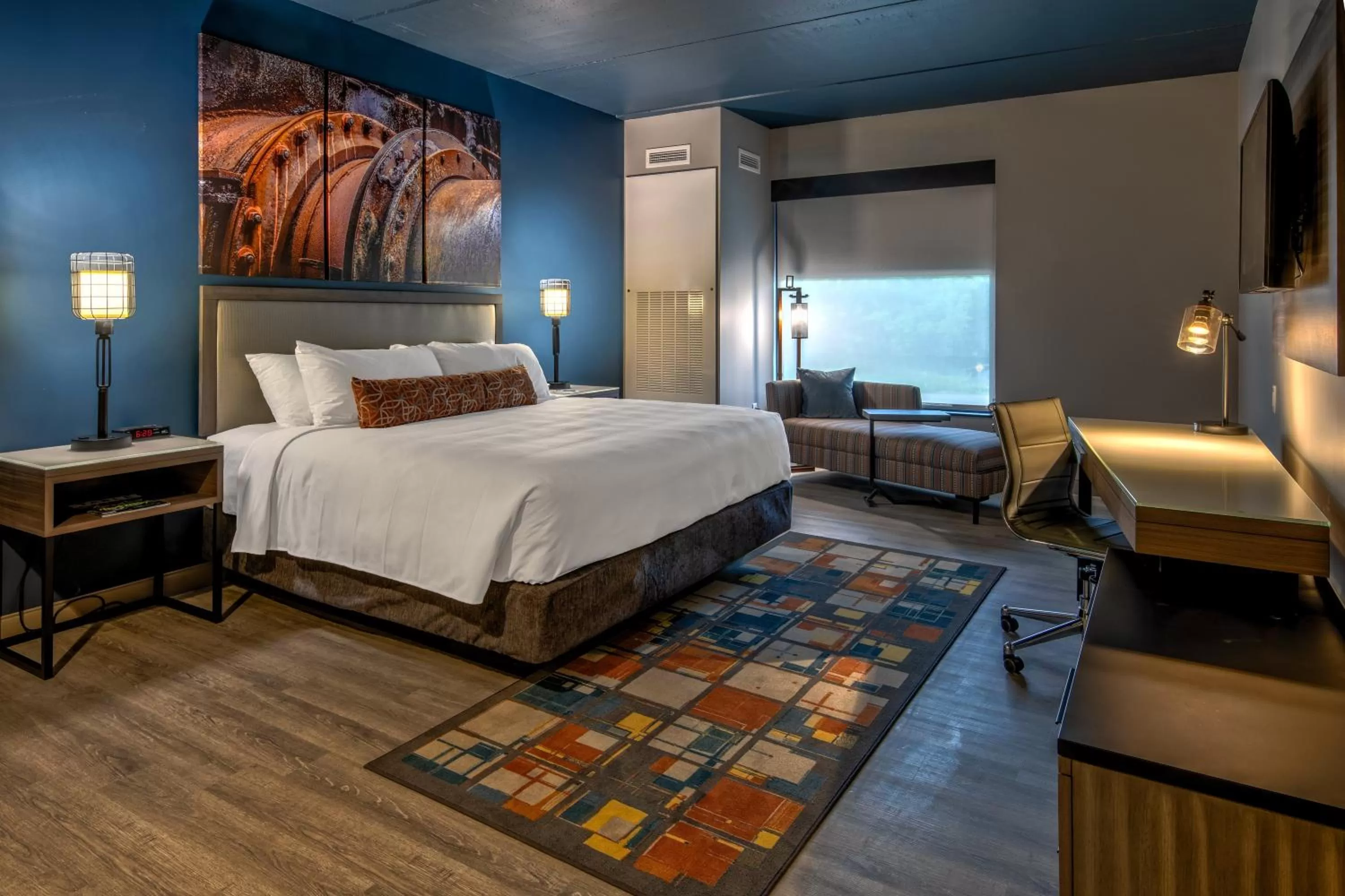 Photo of the whole room, Bed in Hotel Indigo Pittsburgh University - Oakland by IHG