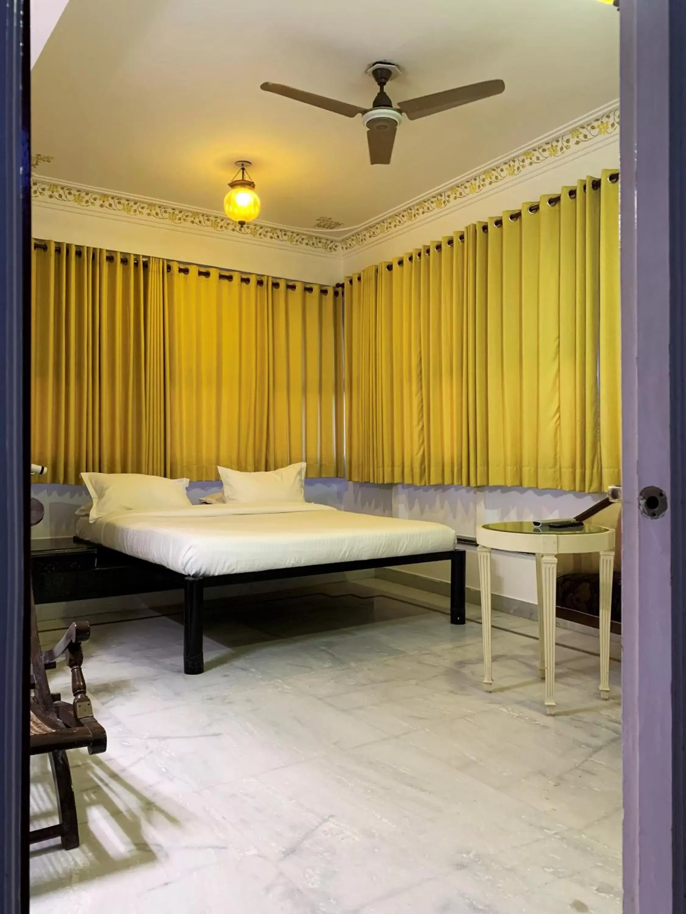 Deluxe Double or Twin Room with Lake View in Hotel The Tiger Deluxe Double or Twin Room with Lake View in Hotel The Tiger