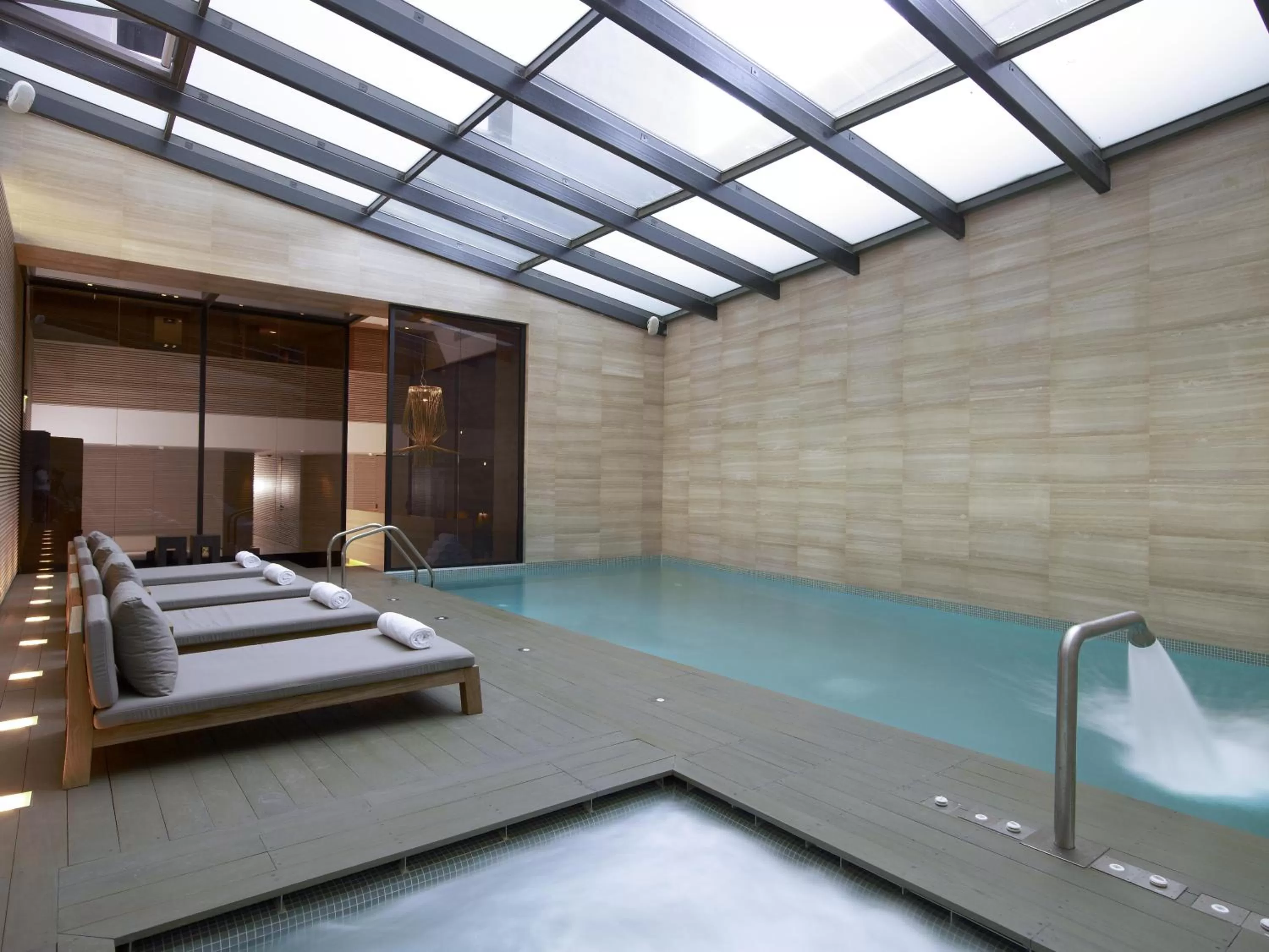 Hot Tub in The Met Hotel Thessaloniki, a Member of Design Hotels