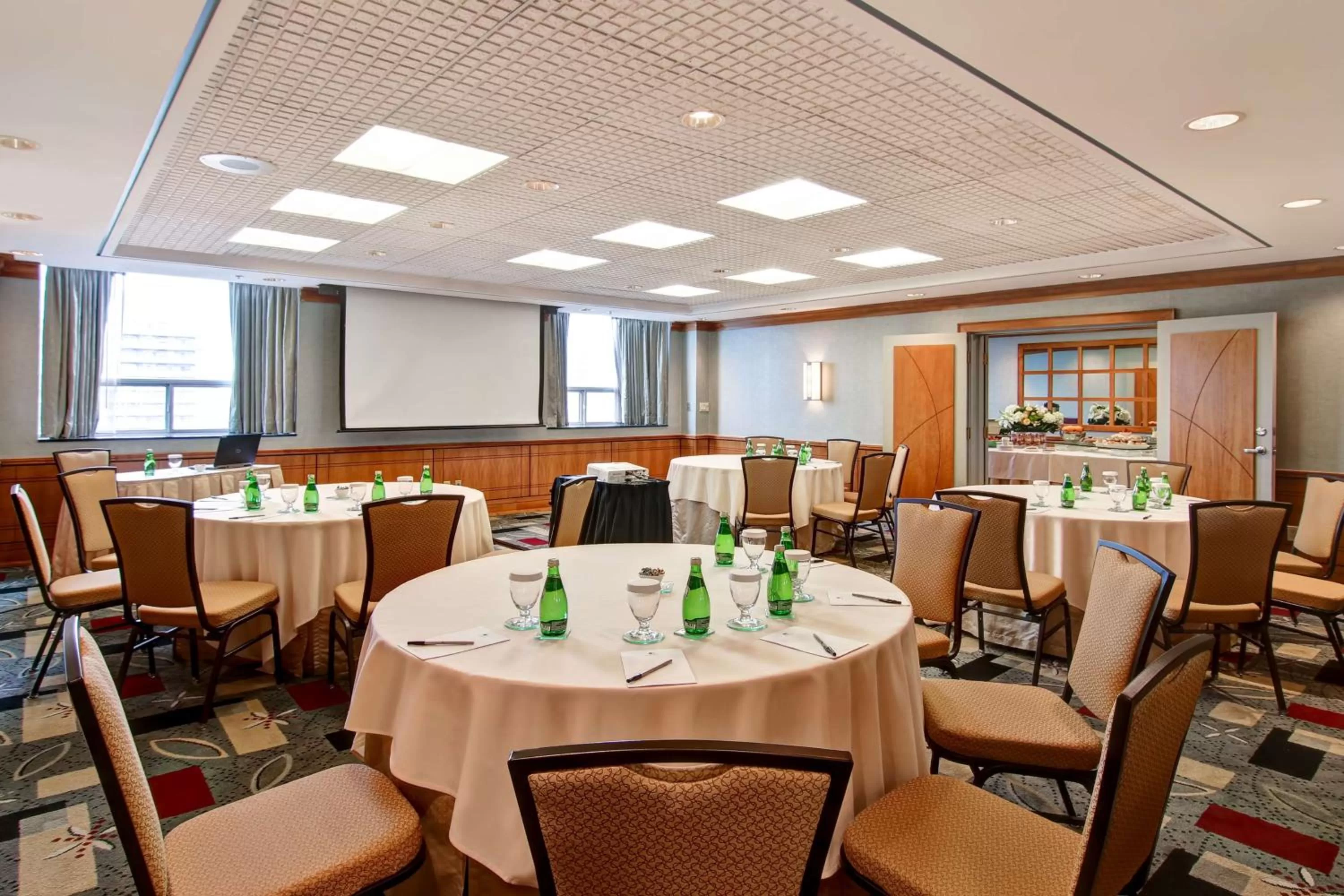 Meeting/conference room in DoubleTree by Hilton Toronto Downtown
