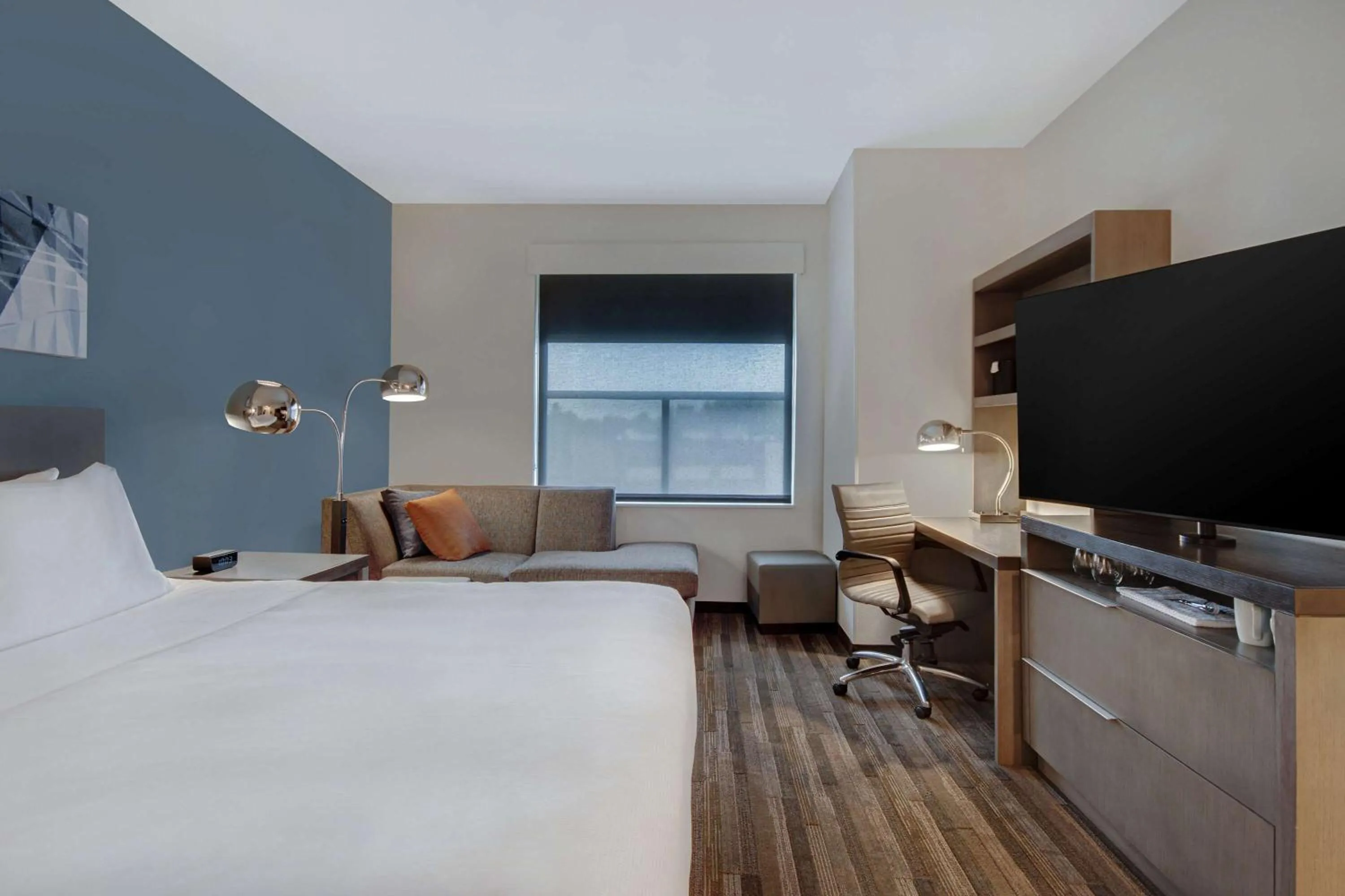 Bedroom, Bed in Hyatt House Mall Of America Msp Airport