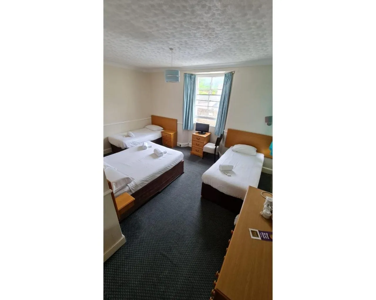 Bedroom, Bed in Diamond Hotel