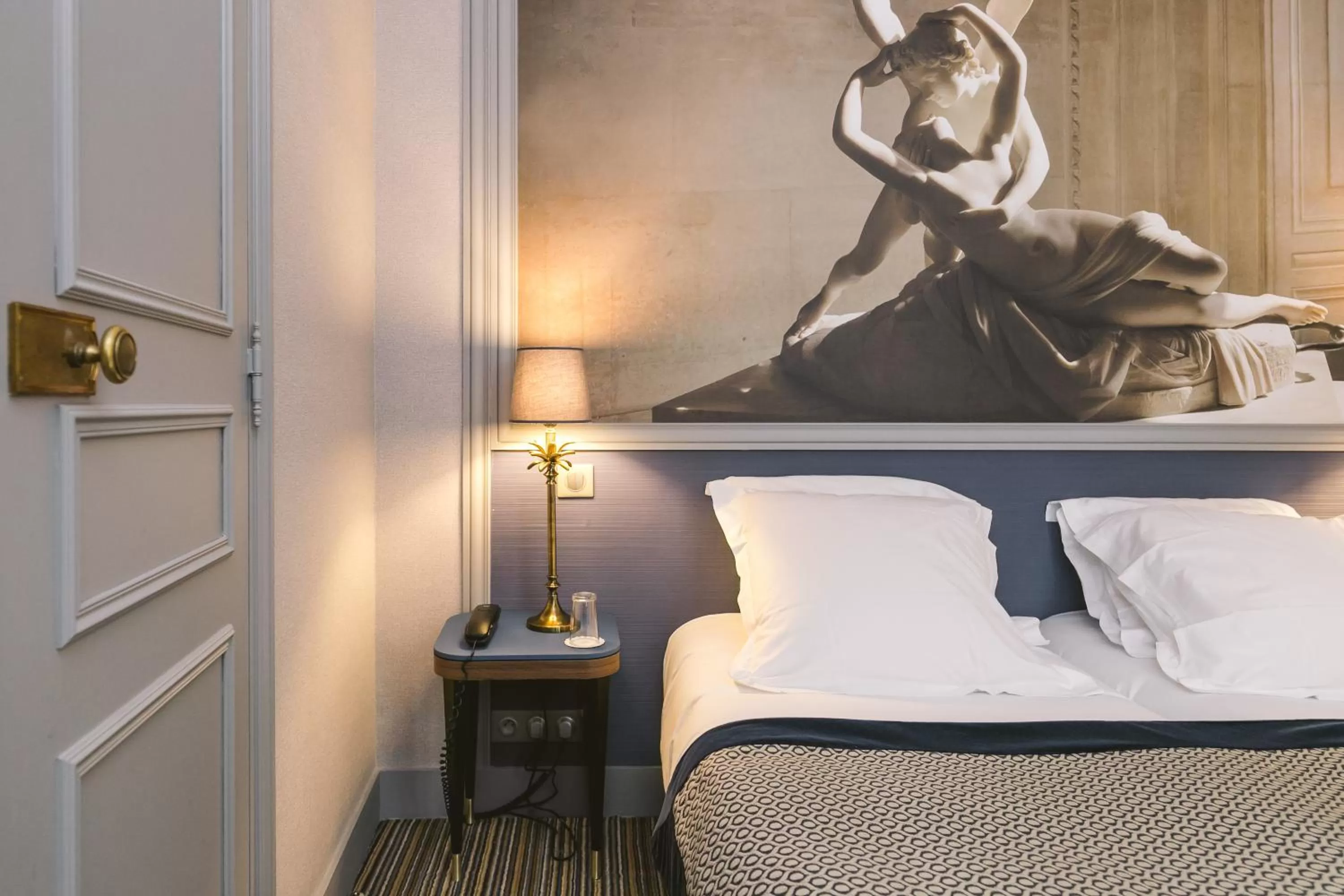 Photo of the whole room, Bed in Hotel Saint Christophe