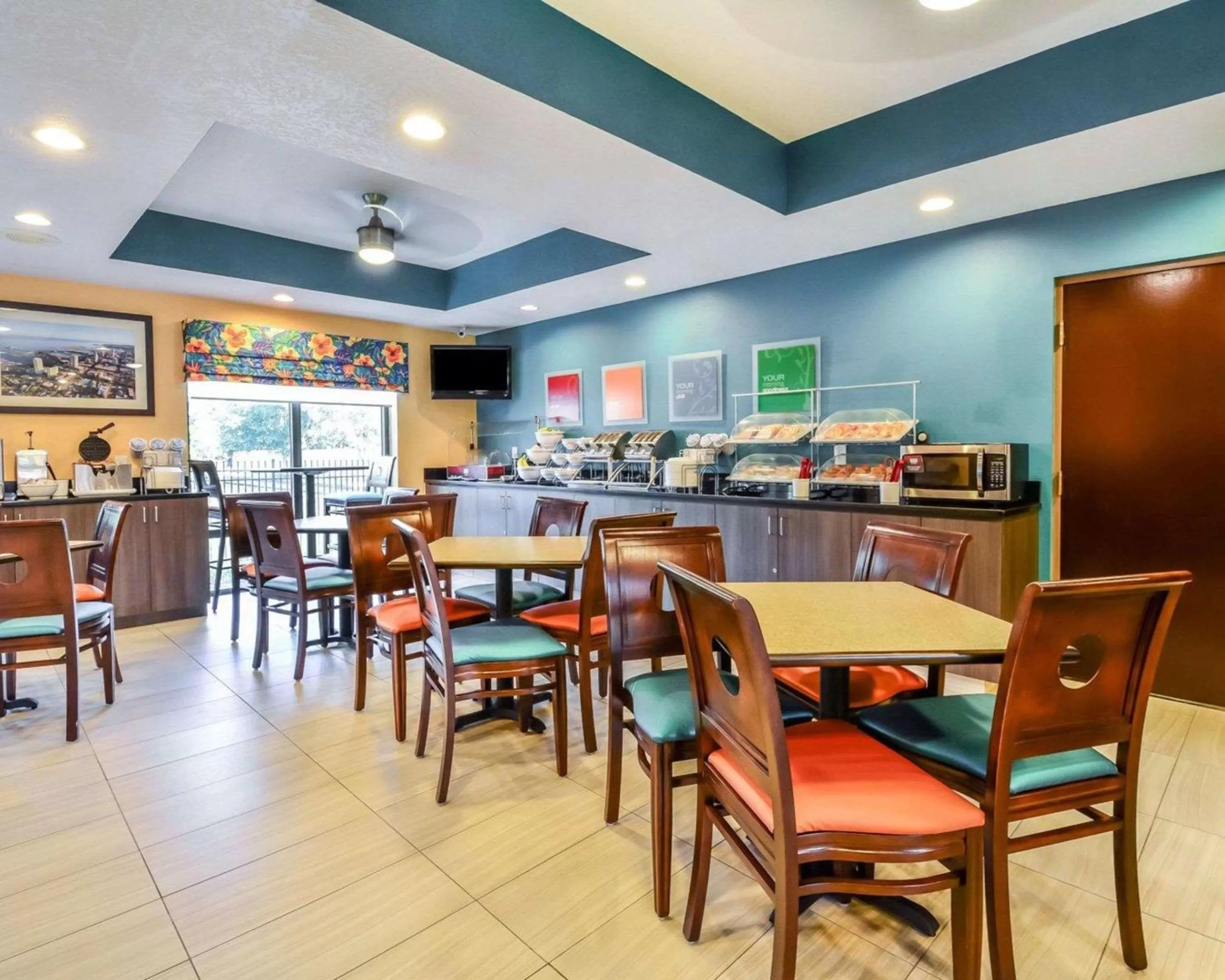 Restaurant/places to eat in Comfort Suites Tampa - Brandon