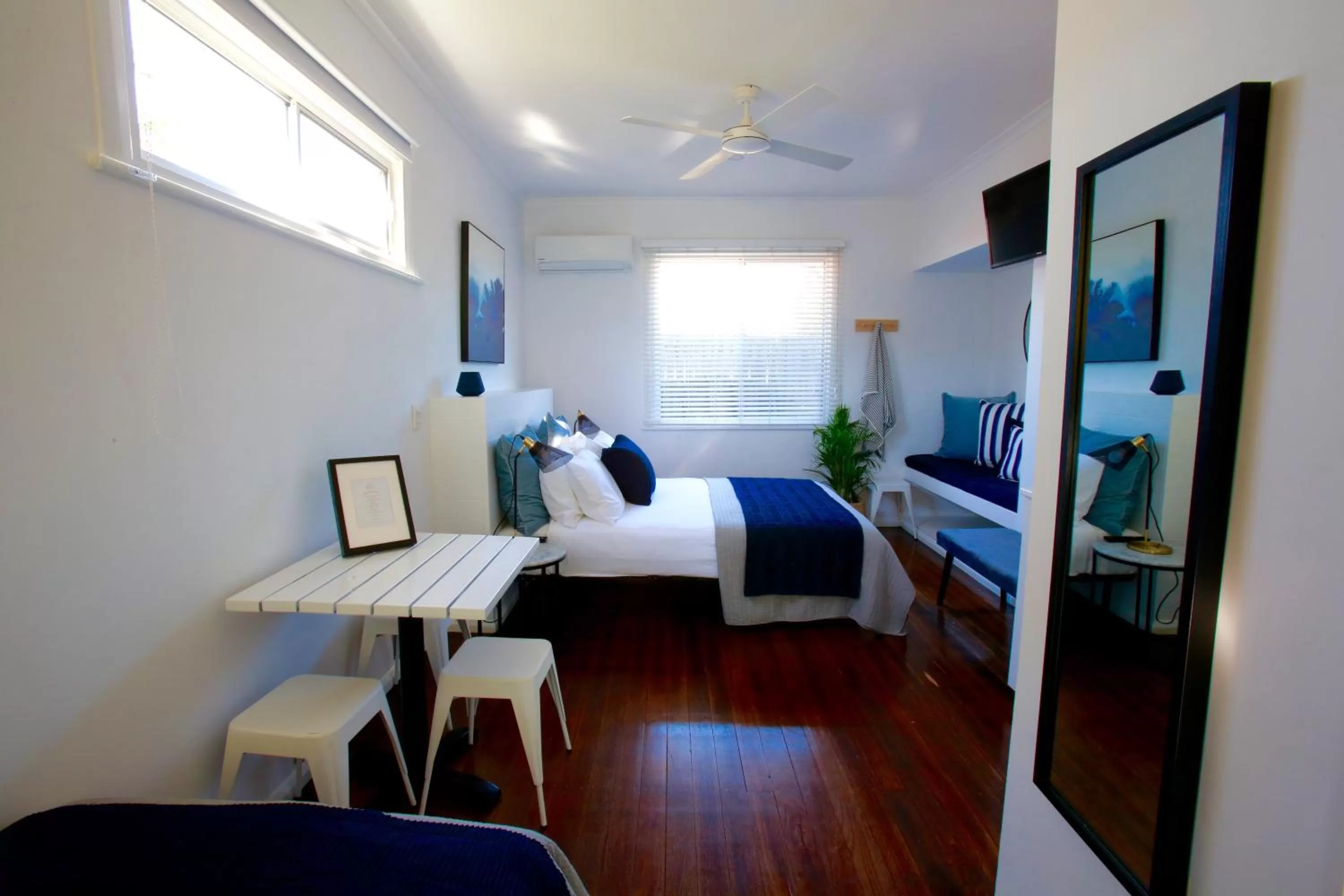 Bed in Tea Gardens Hotel