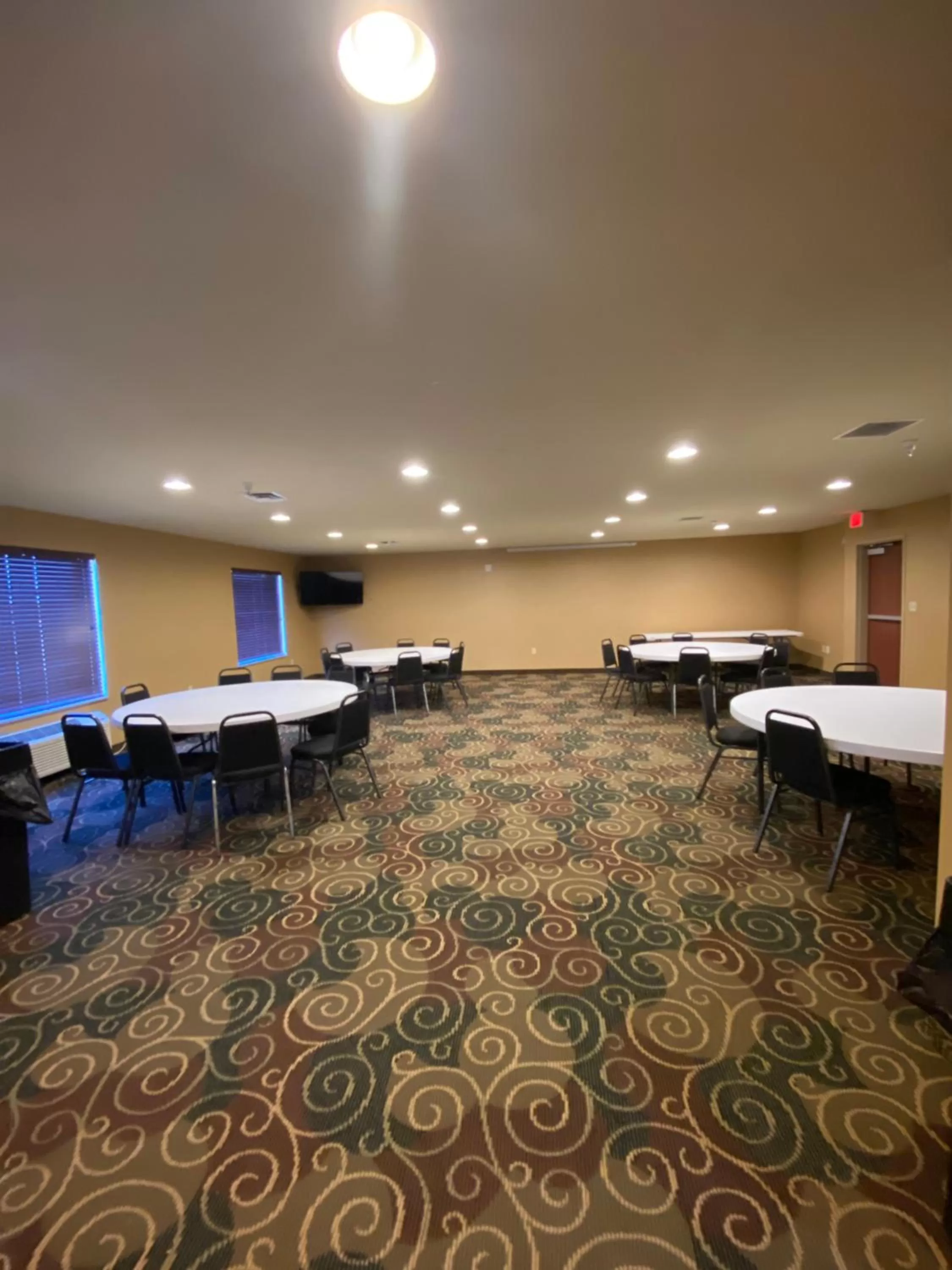 Meeting/conference room in Cobblestone Hotel & Suites - Broken Bow