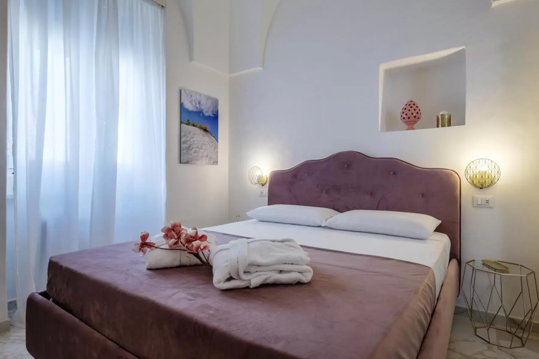 Deluxe Double Room with Bath in La Bella Ostuni Suites Deluxe Double Room with Bath in La Bella Ostuni Suites