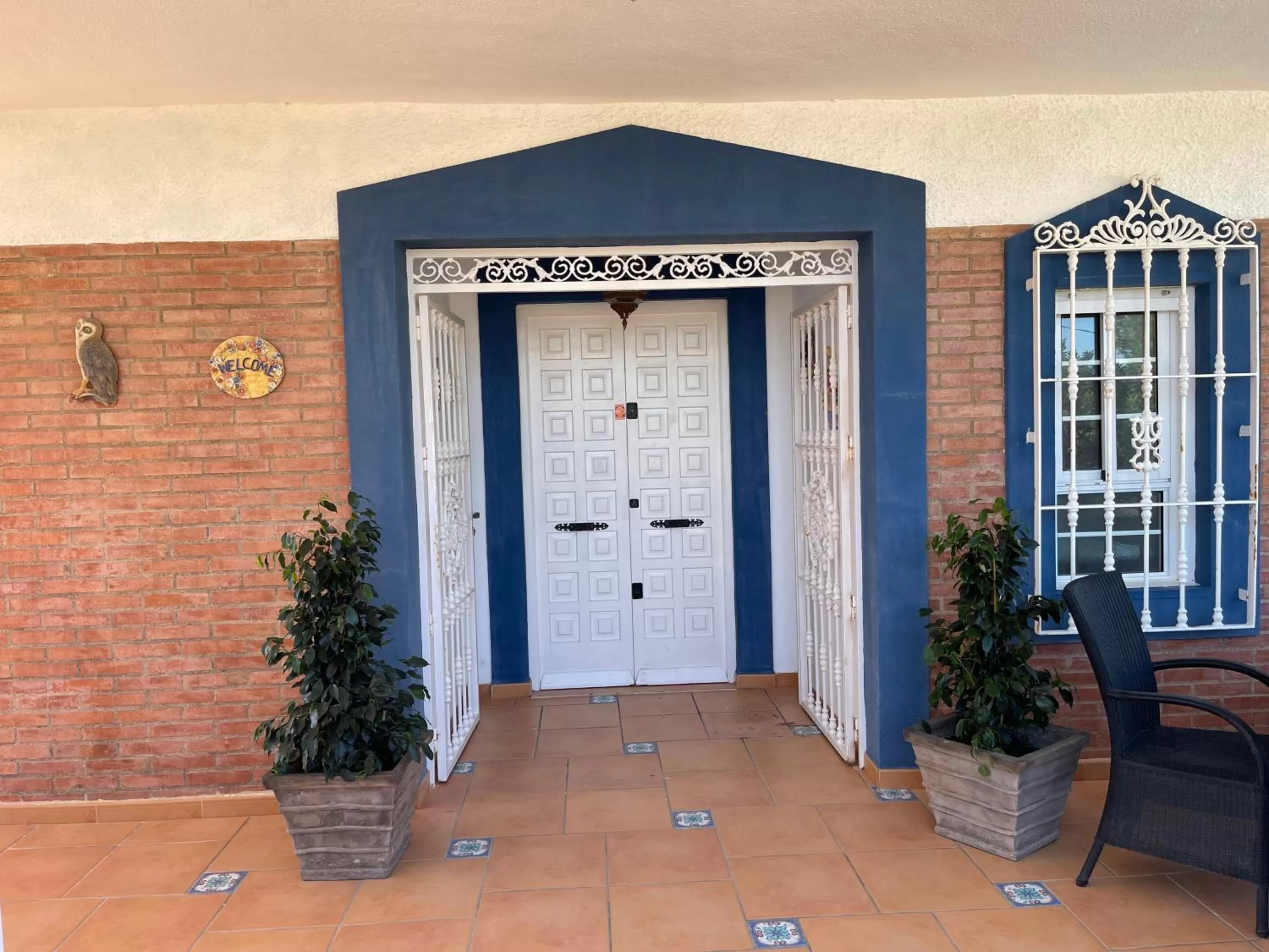 Breakfast in Anna's garden