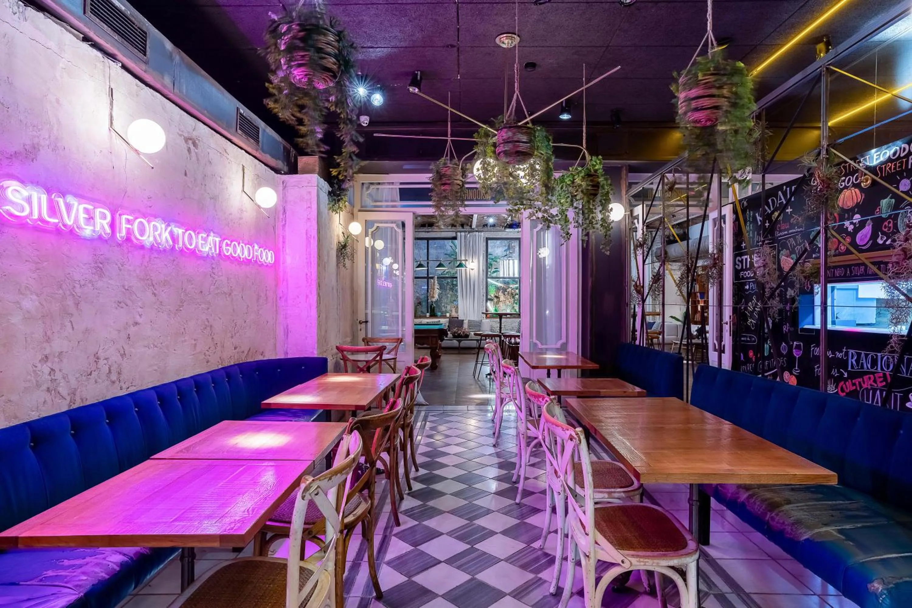 Restaurant/places to eat in Casa Gracia