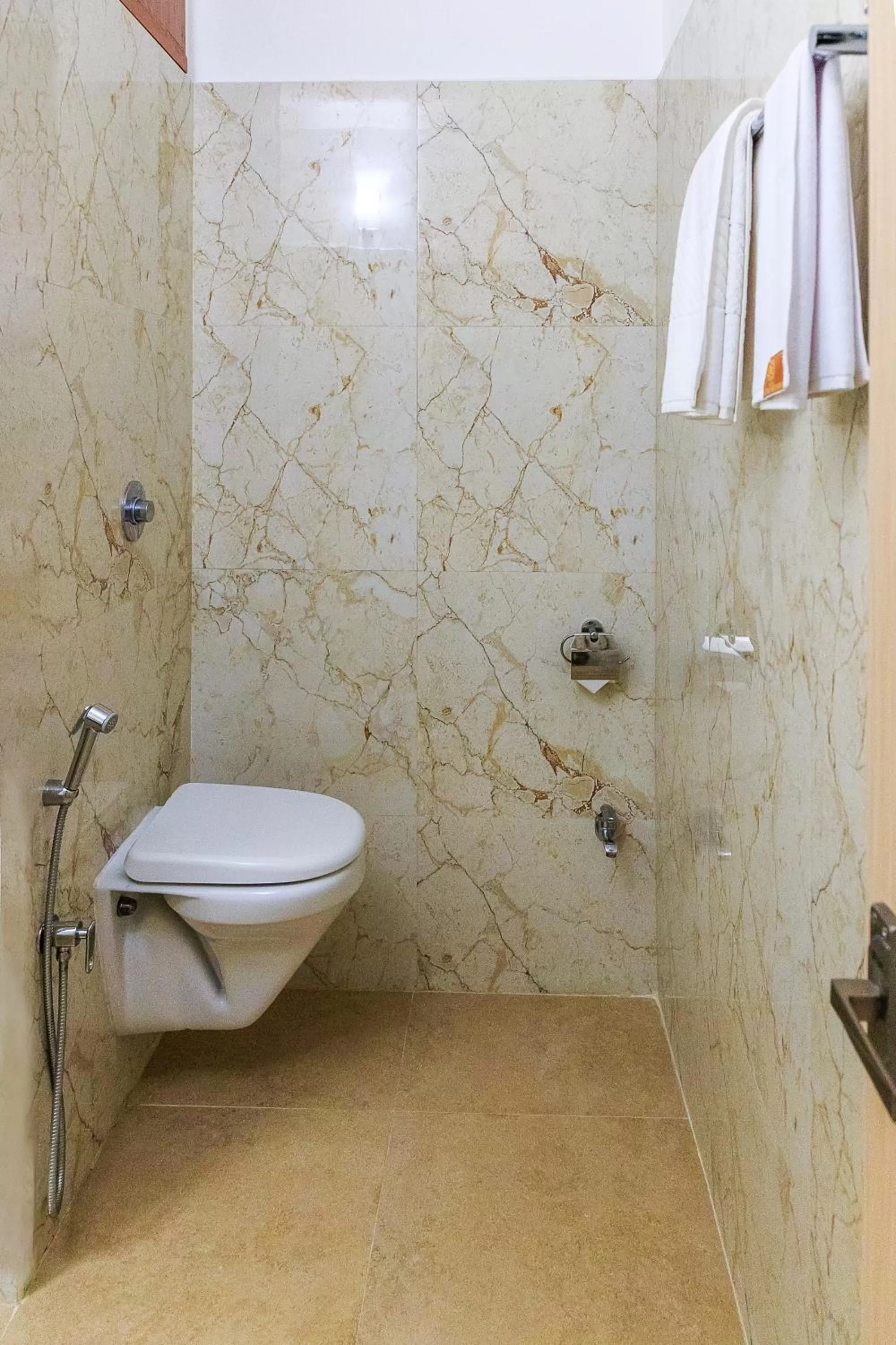 Toilet in HOTEL ROYAL GRANDE