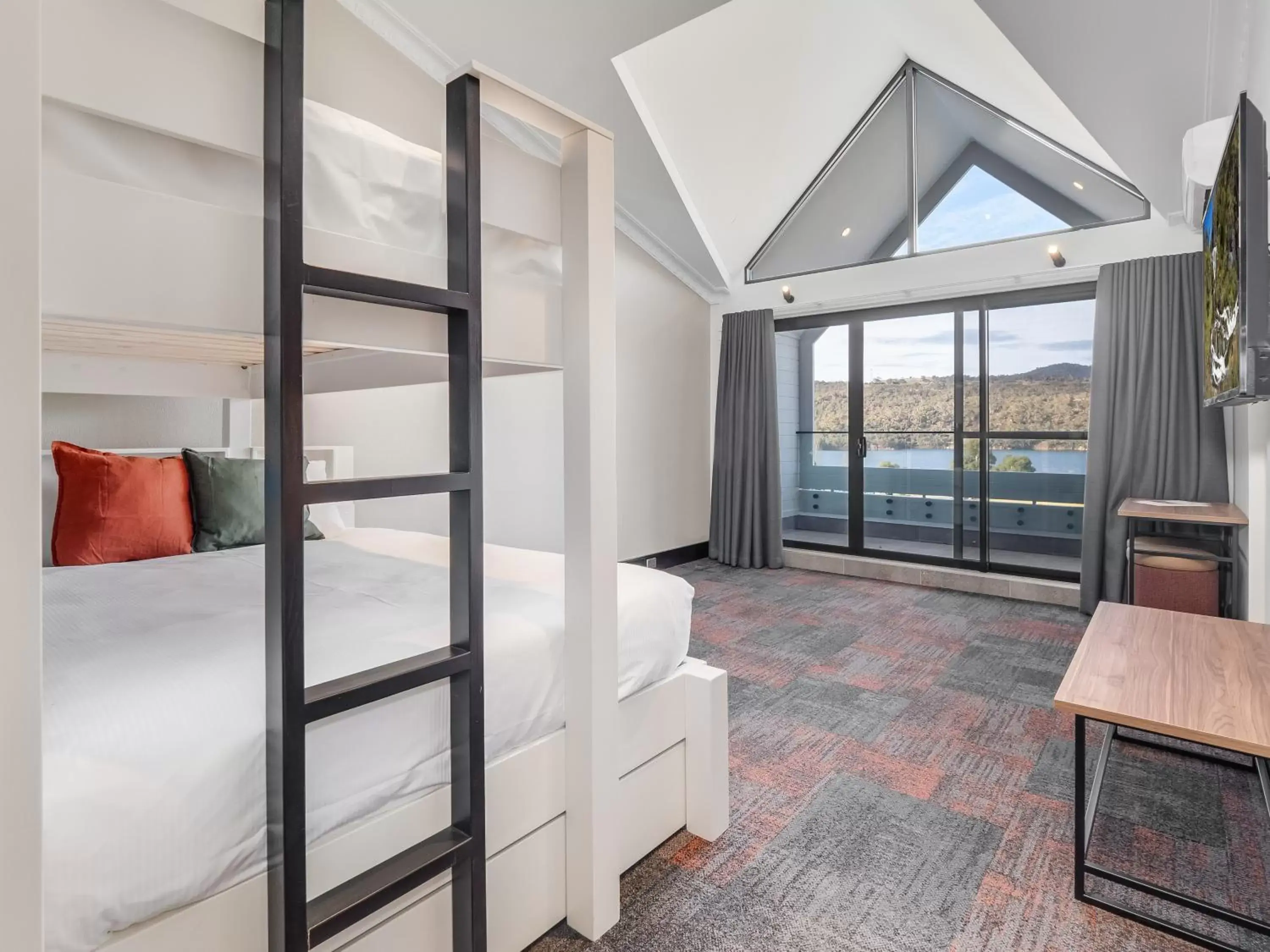 Superior Lakeview Apartment in Banjo Paterson Inn Superior Lakeview Apartment in Banjo Paterson Inn