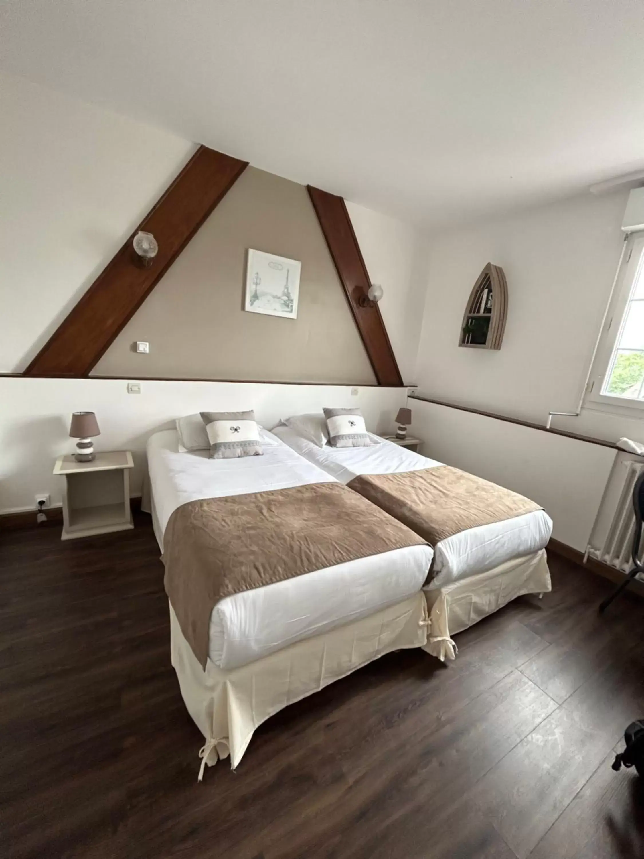 King Room with Garden View in Hôtel De La Mer - Deauville Blonville - Boutique Hôtel de charme vue Mer ou Campagne - Accès direct plage King Room with Garden View in Hôtel De La Mer - Deauville Blonville - Boutique Hôtel de charme vue Mer ou Campagne - Accès direct plage