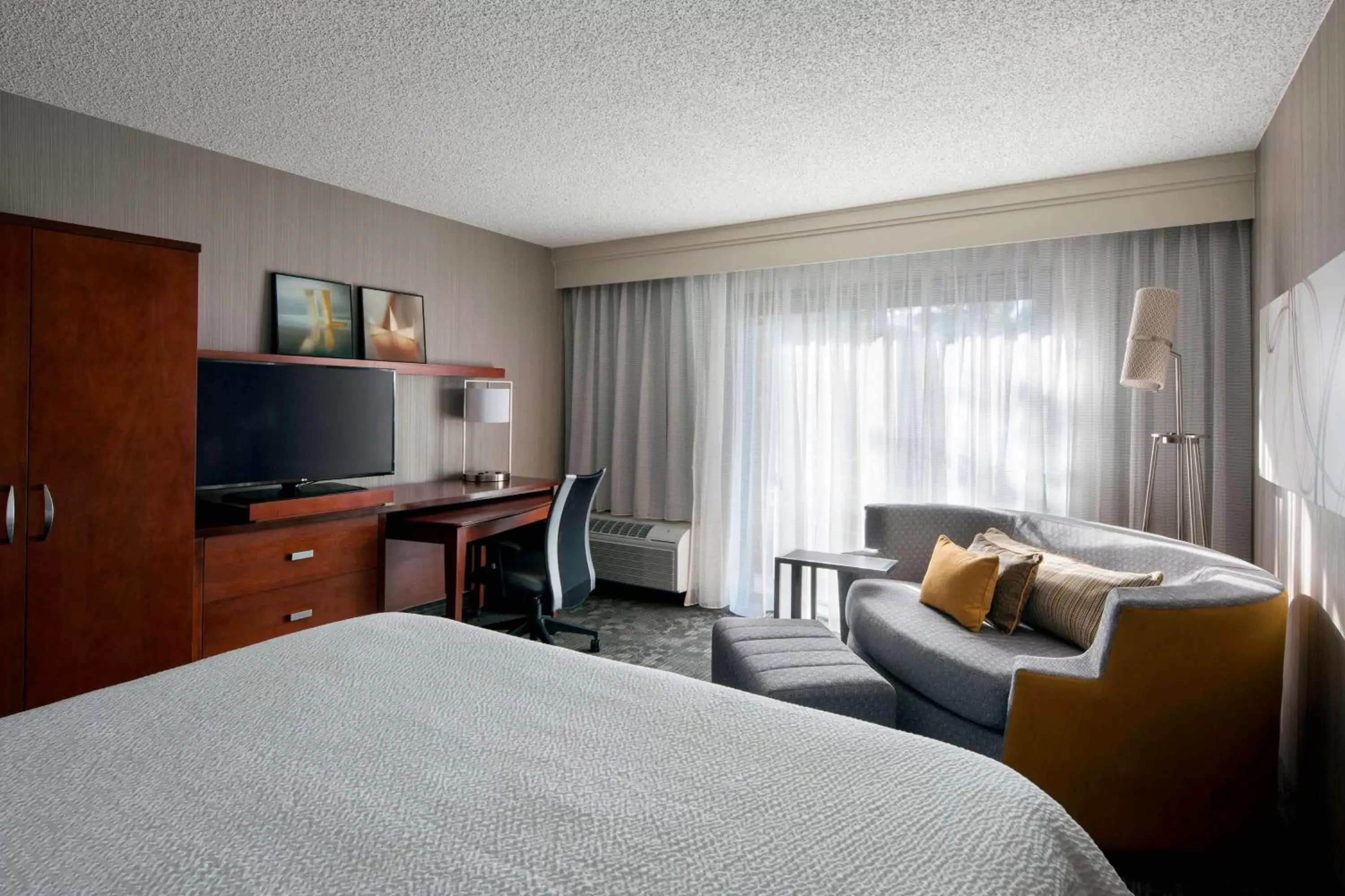 Hearing Accessible Guestroom King in Sonesta Select Los Angeles Torrance South Bay Hearing Accessible Guestroom King in Sonesta Select Los Angeles Torrance South Bay