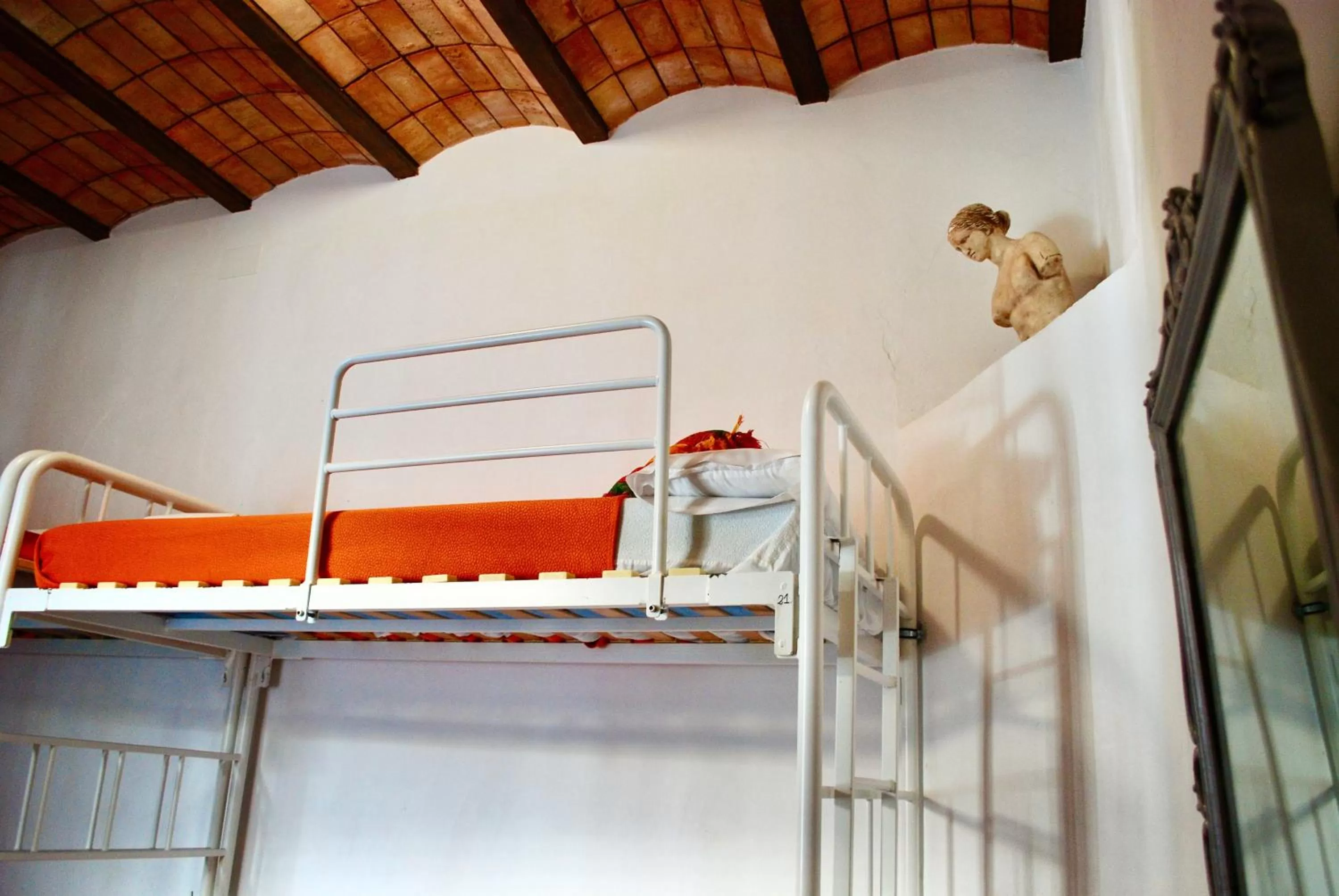 Bunk Bed in Backpacker Al-Katre