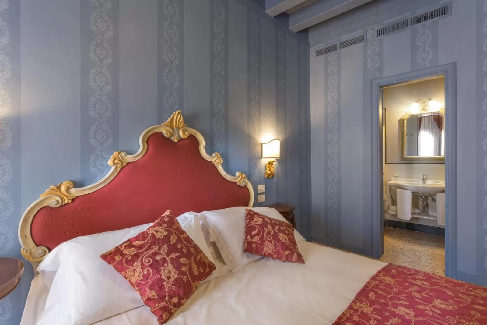 Other, Bed in Hotel Tiziano