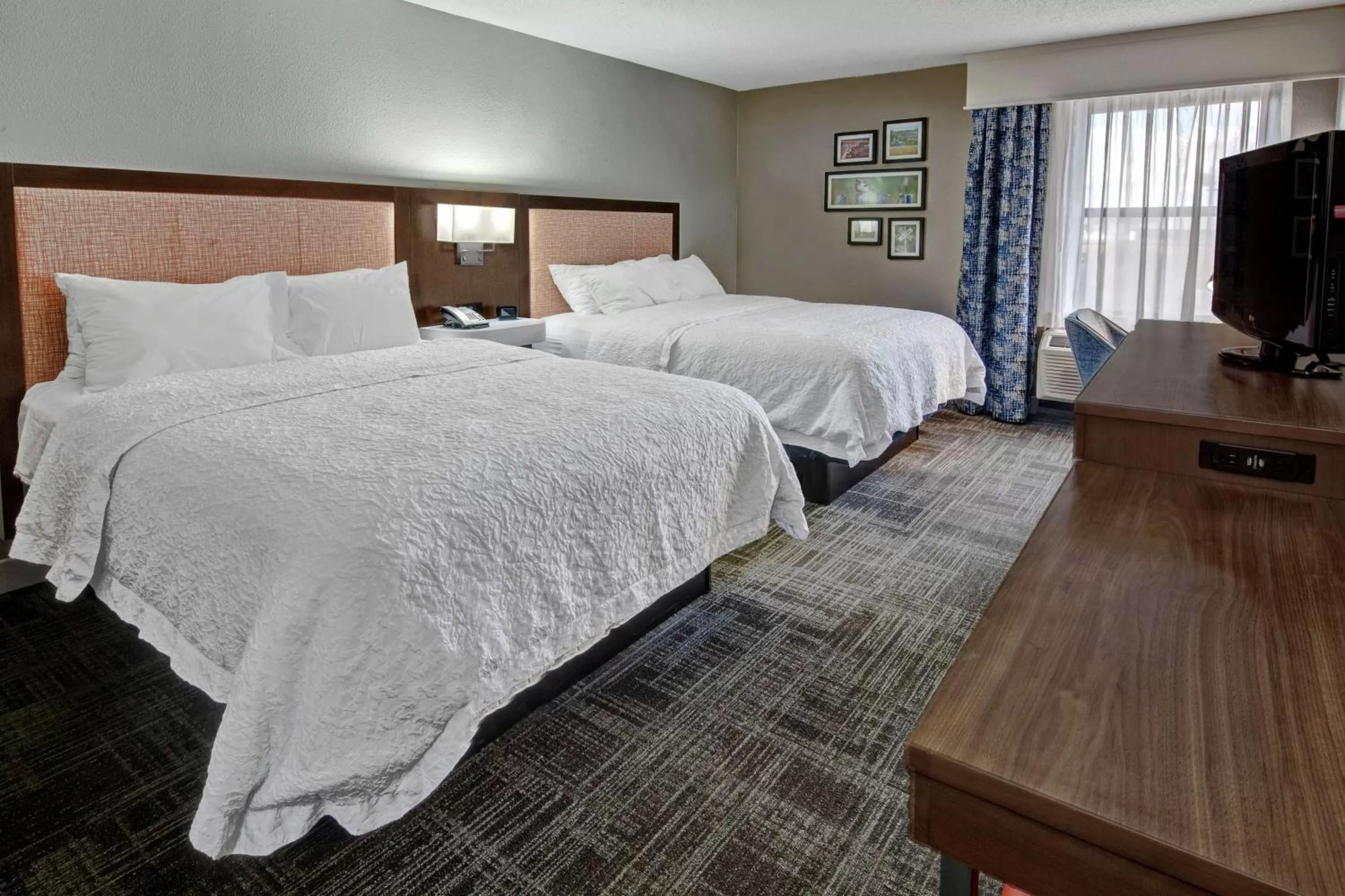 Bedroom, Bed in Hampton Inn Tullahoma