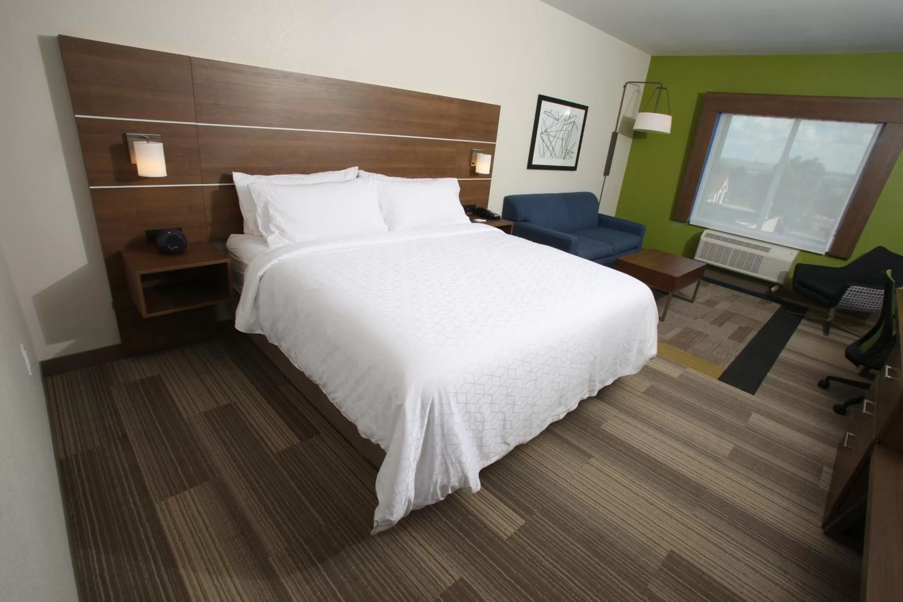 Bedroom, Bed in Holiday Inn Express - McCook by IHG