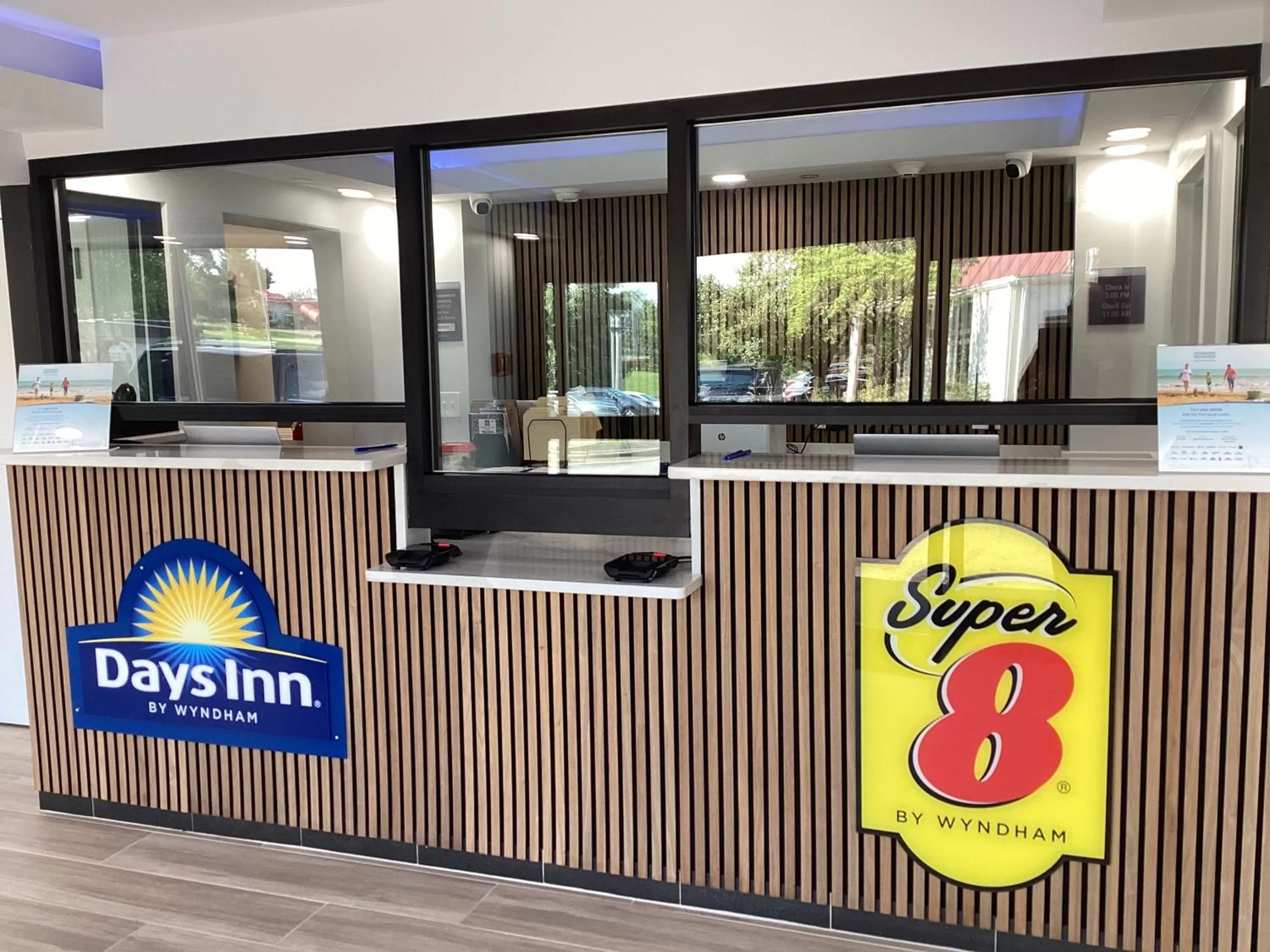 Lobby or reception in Super 8 by Wyndham Baltimore Northwest