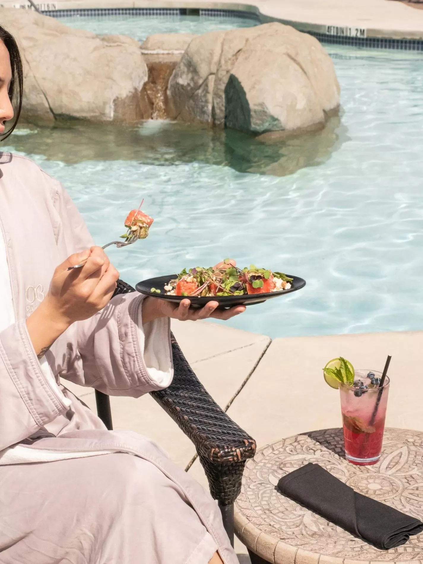 Restaurant/places to eat in Oak Bay Beach Hotel