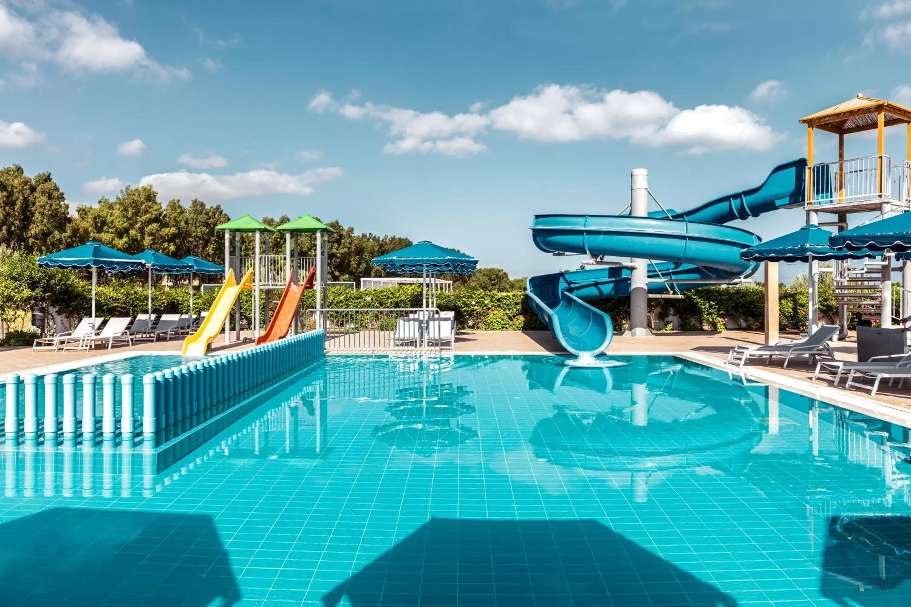 Swimming pool in Mitsis Ramira