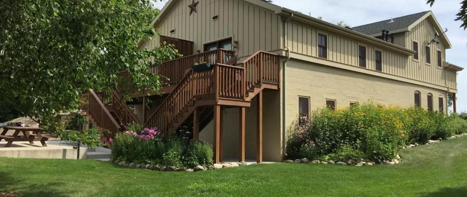 Property building in Lake Orchard Farm Retreat