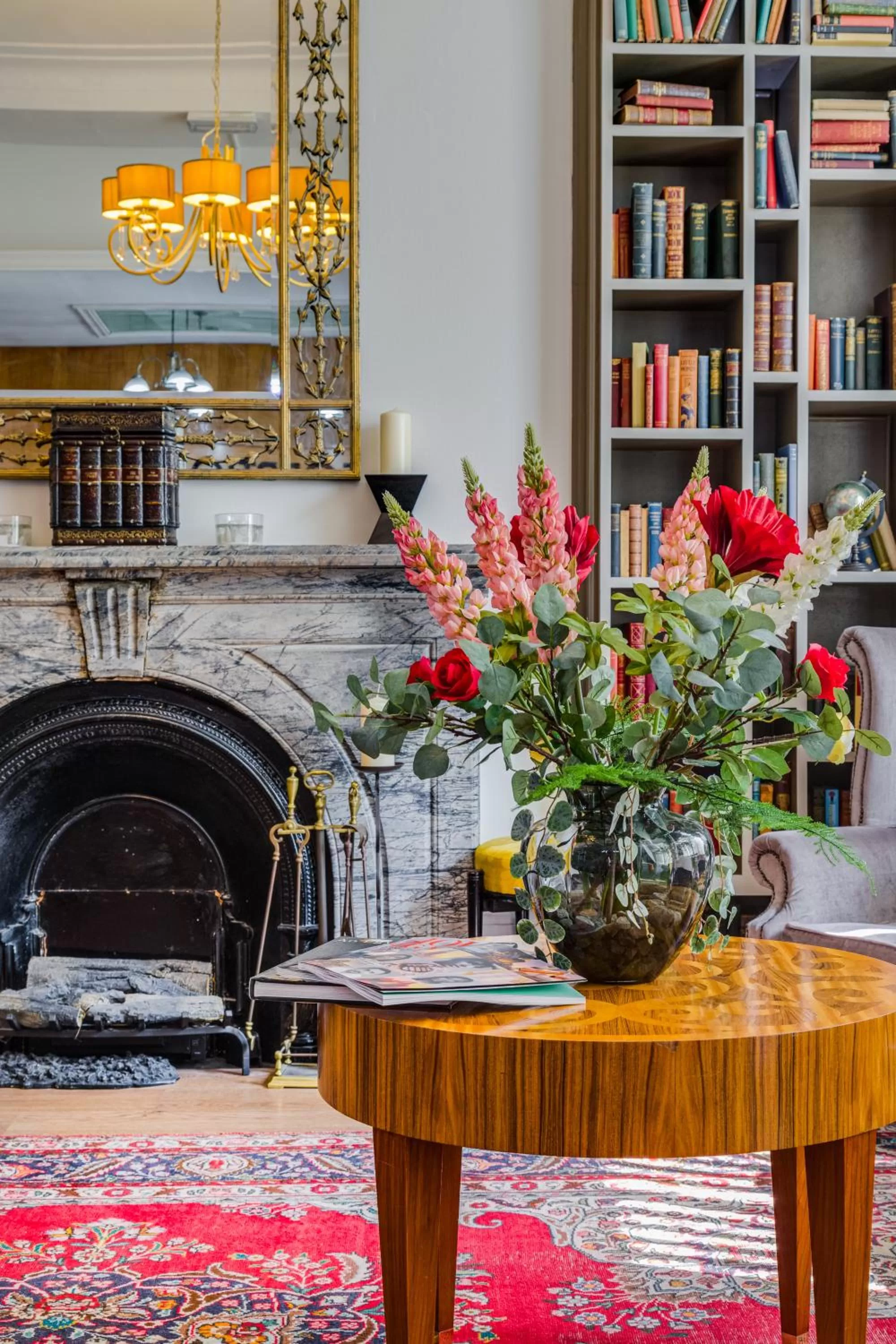 Library in 1 Lexham Gardens Hotel