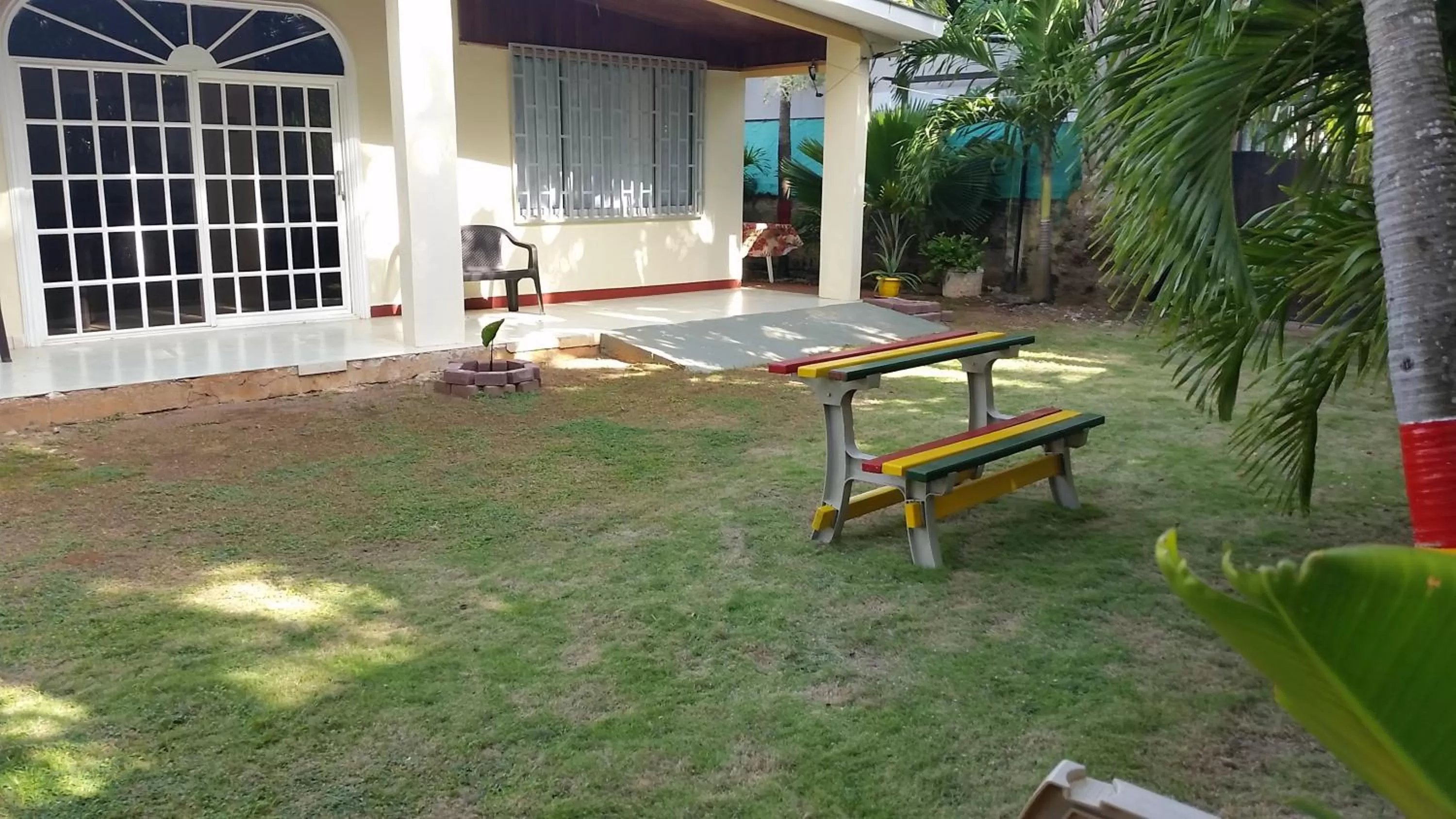 Property building in Posada Hostal Miss Marlly