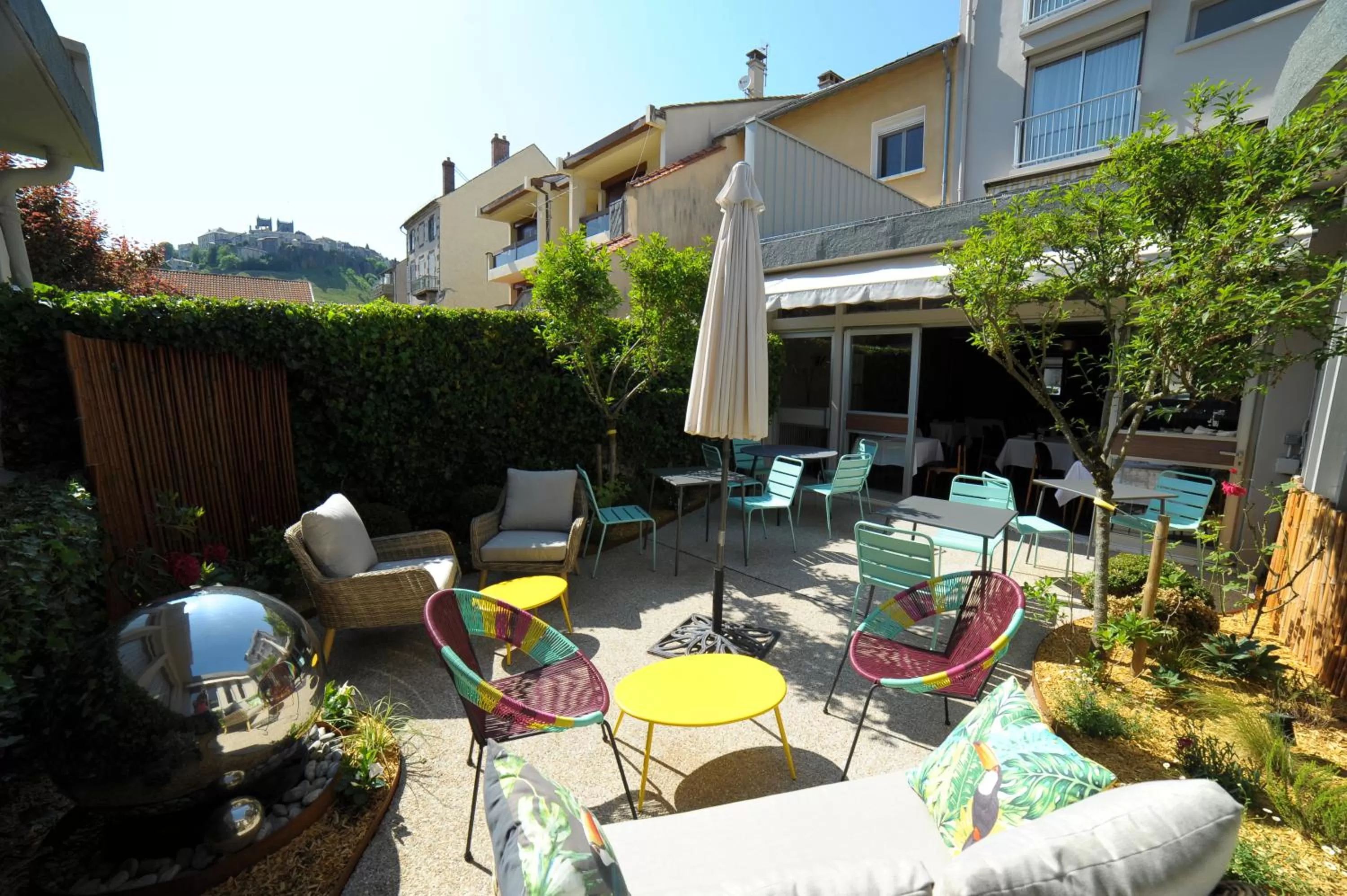 Patio in Urban Style L'Etape