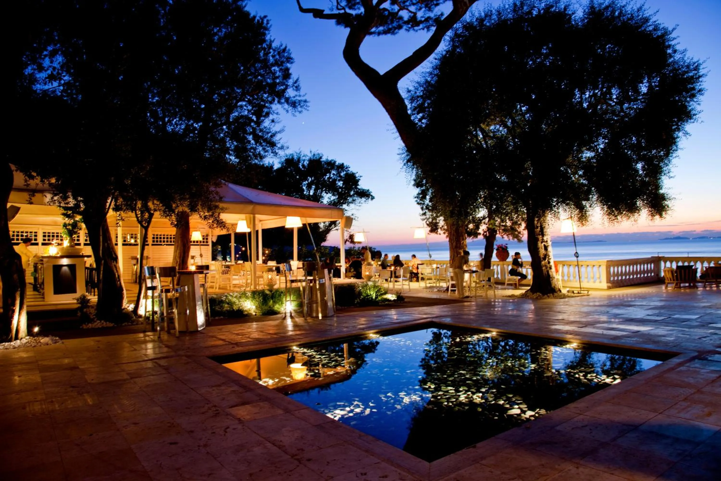 Restaurant/places to eat in Grand Hotel Cocumella