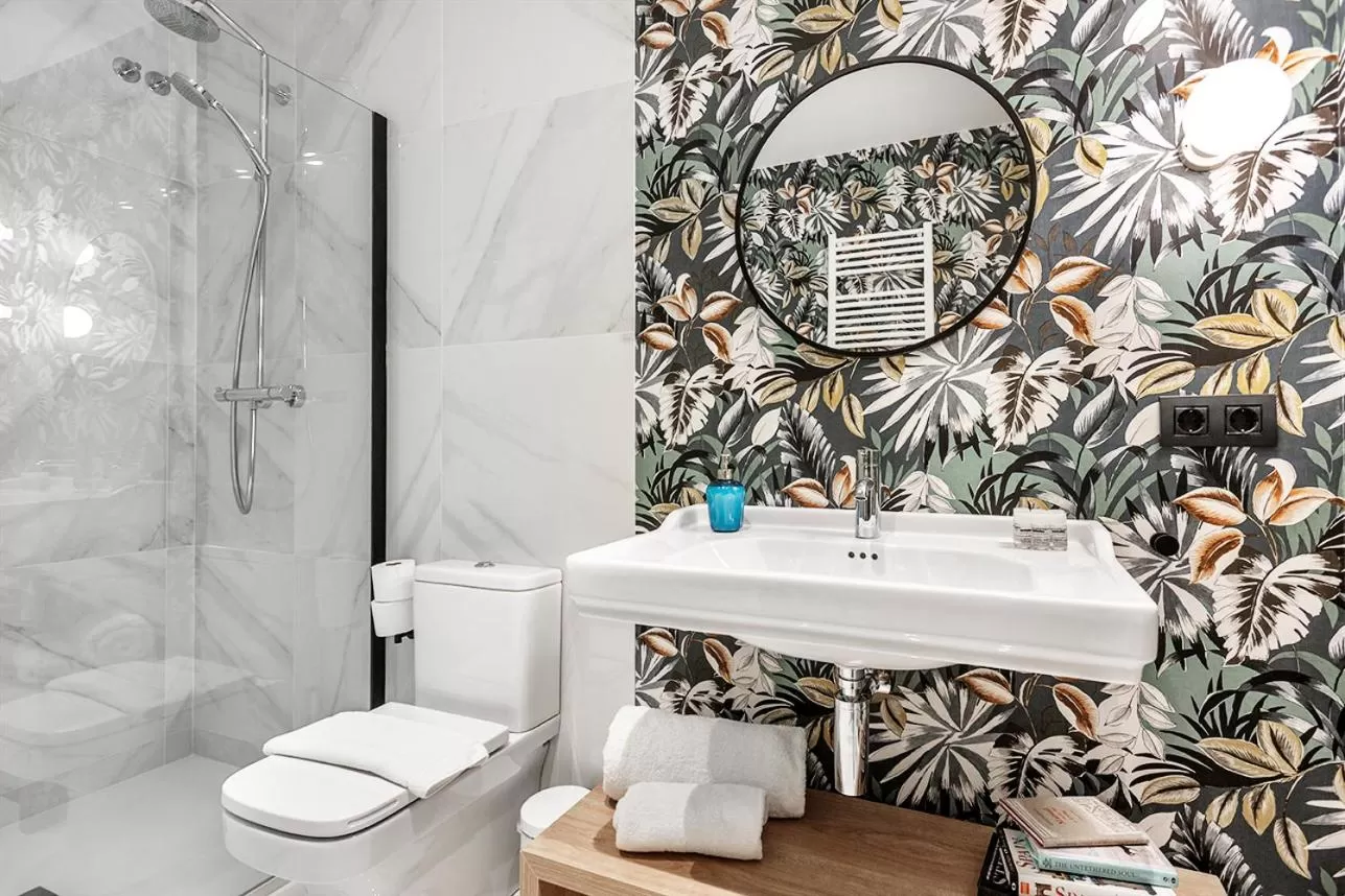 Shower in Weflating City Center