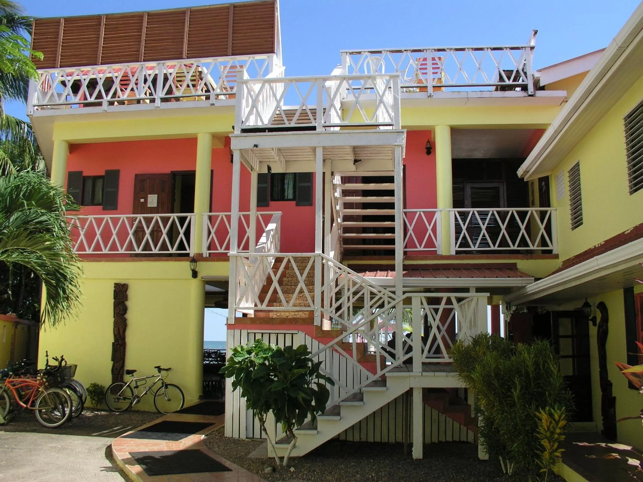 Facade/entrance, Property Building in Alan's Paradise Hotel