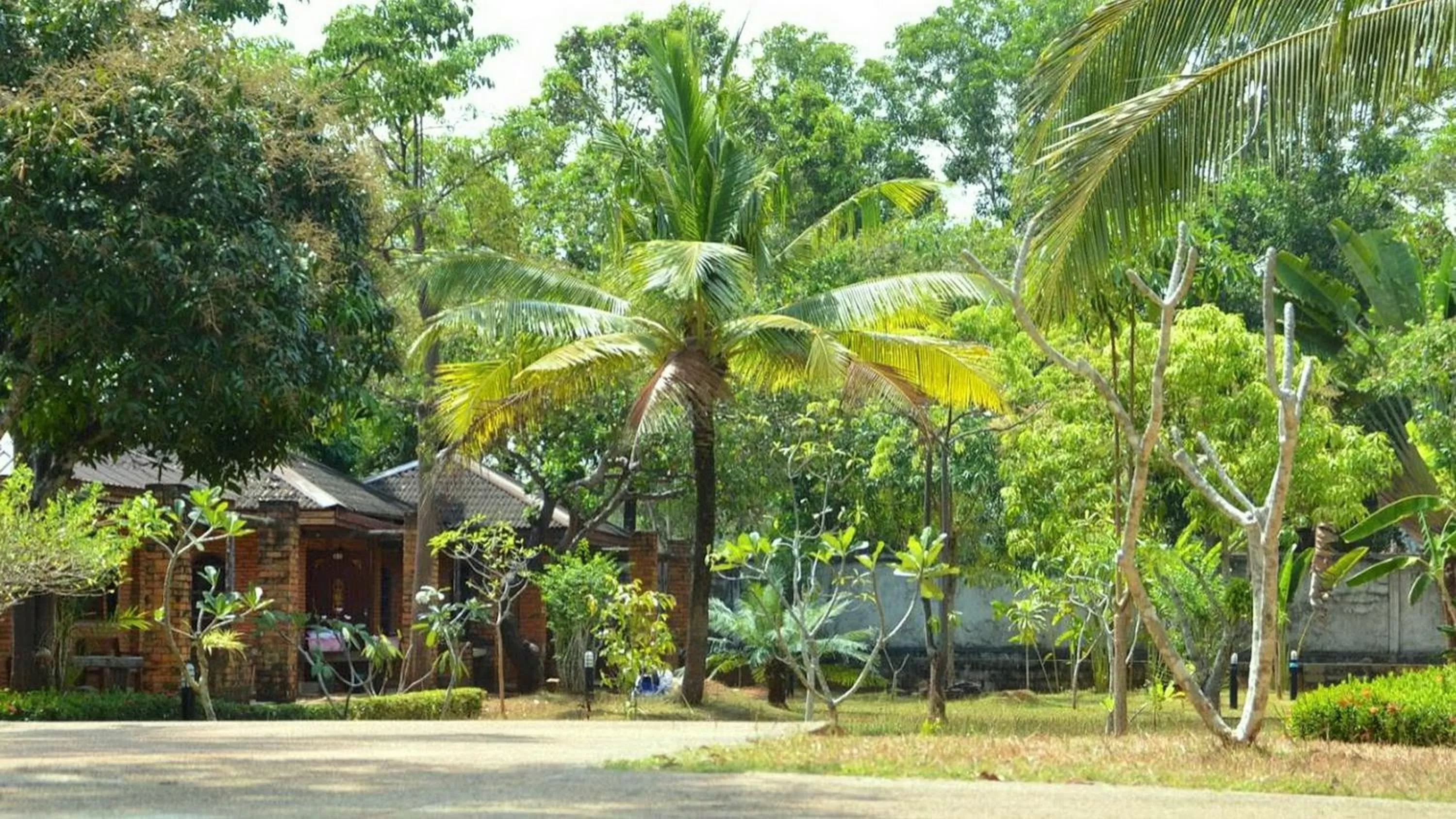 Property building in Doo Dee Boutique Resort by Swiss Chalet