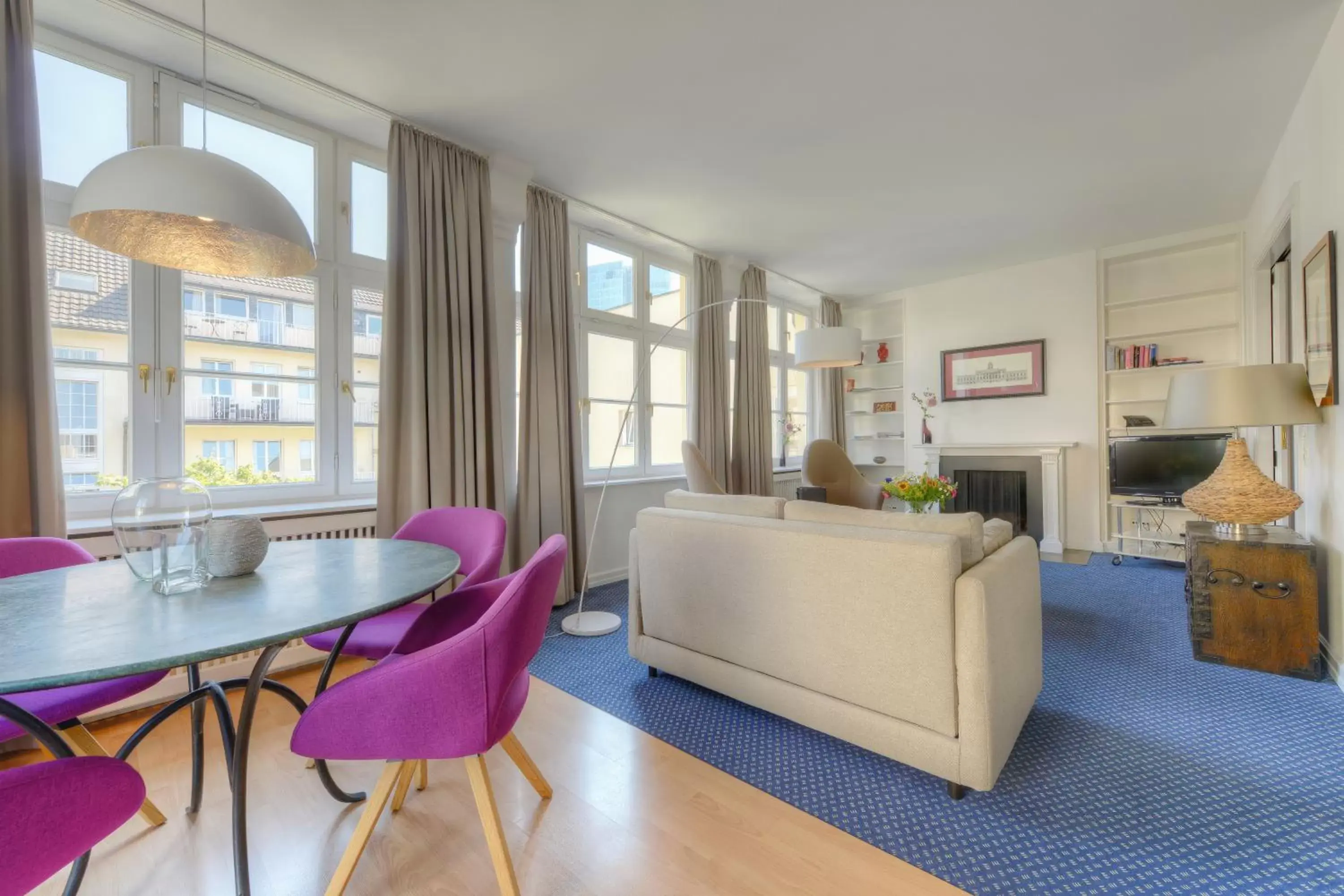 Deluxe Suite in Carlstadt Suites Düsseldorf Deluxe Suite in Carlstadt Suites Düsseldorf