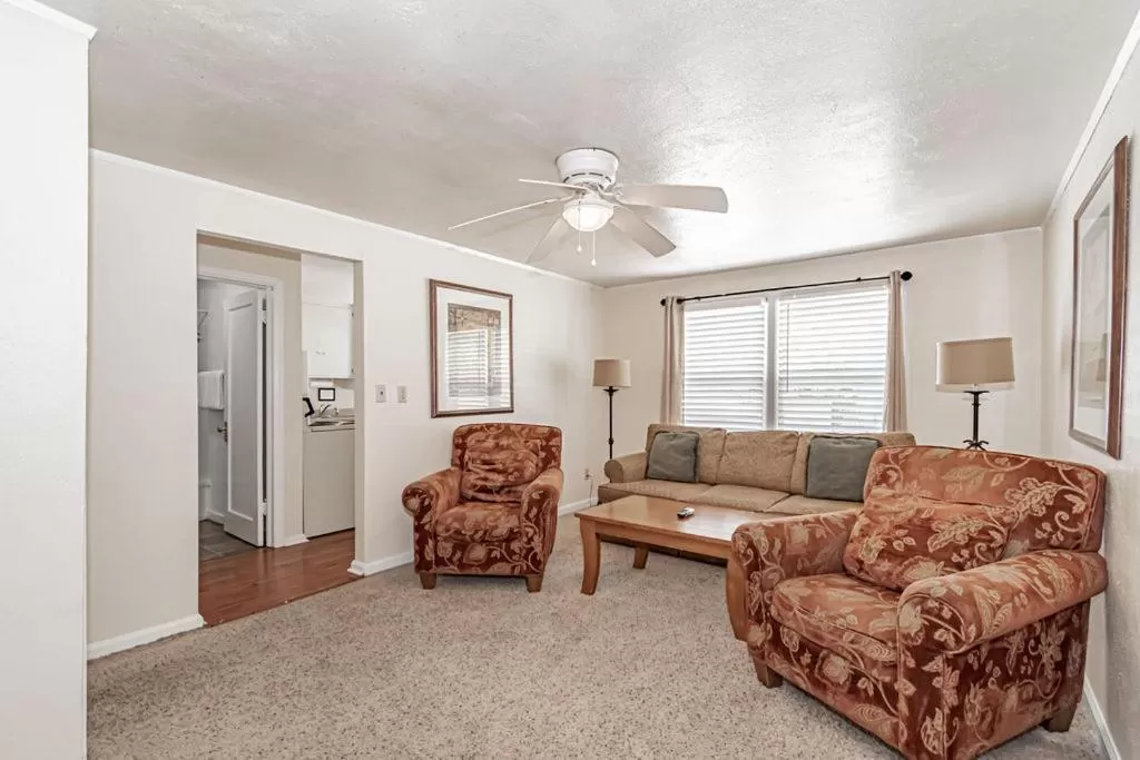 Living room, Seating Area in Suites of Lava Hot Springs