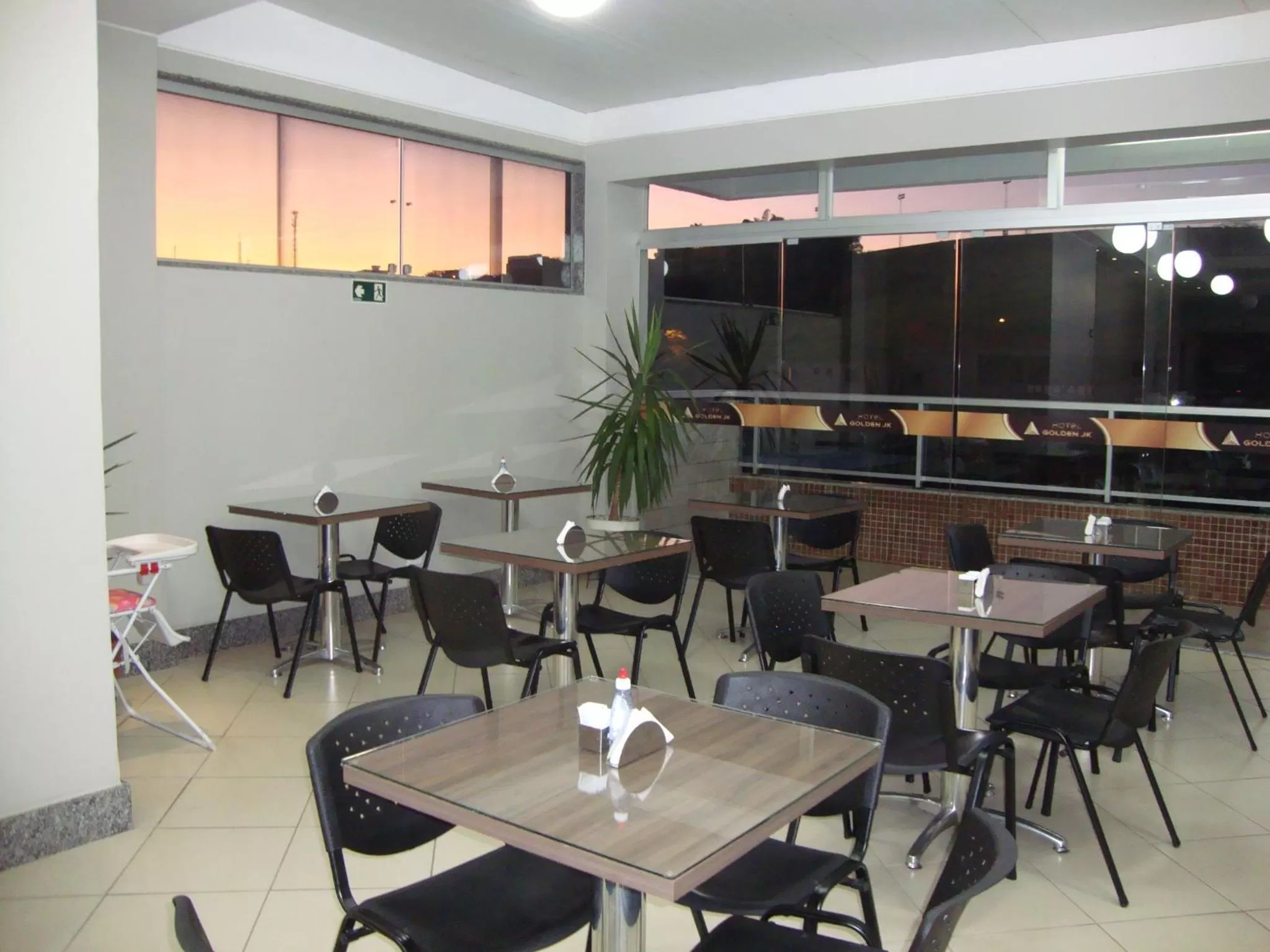 Balcony/Terrace, Restaurant/Places to Eat in Hotel Golden JK