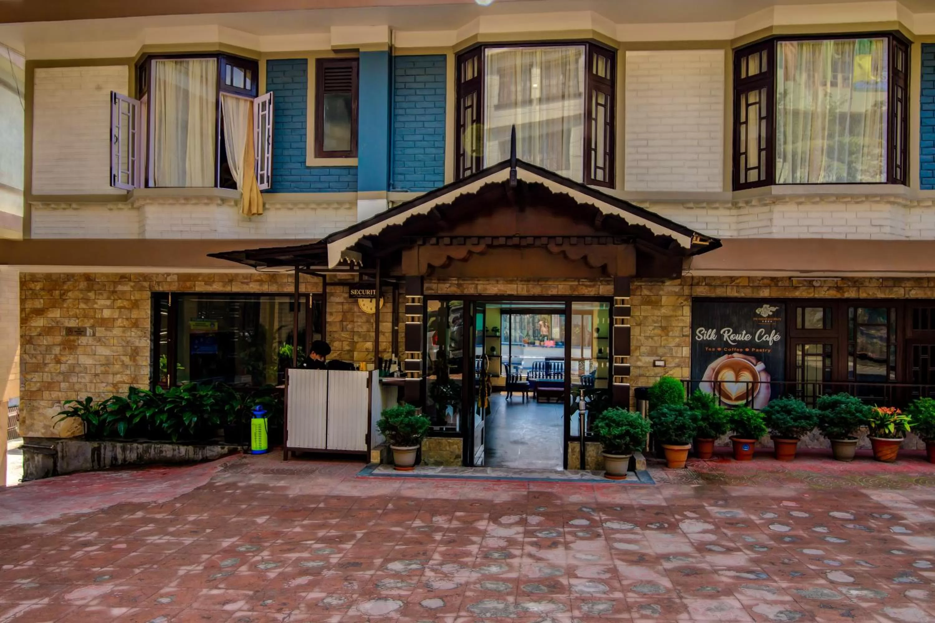 Facade/entrance in Muscatel Grand Silkroute - 300 Mts from MG Marg