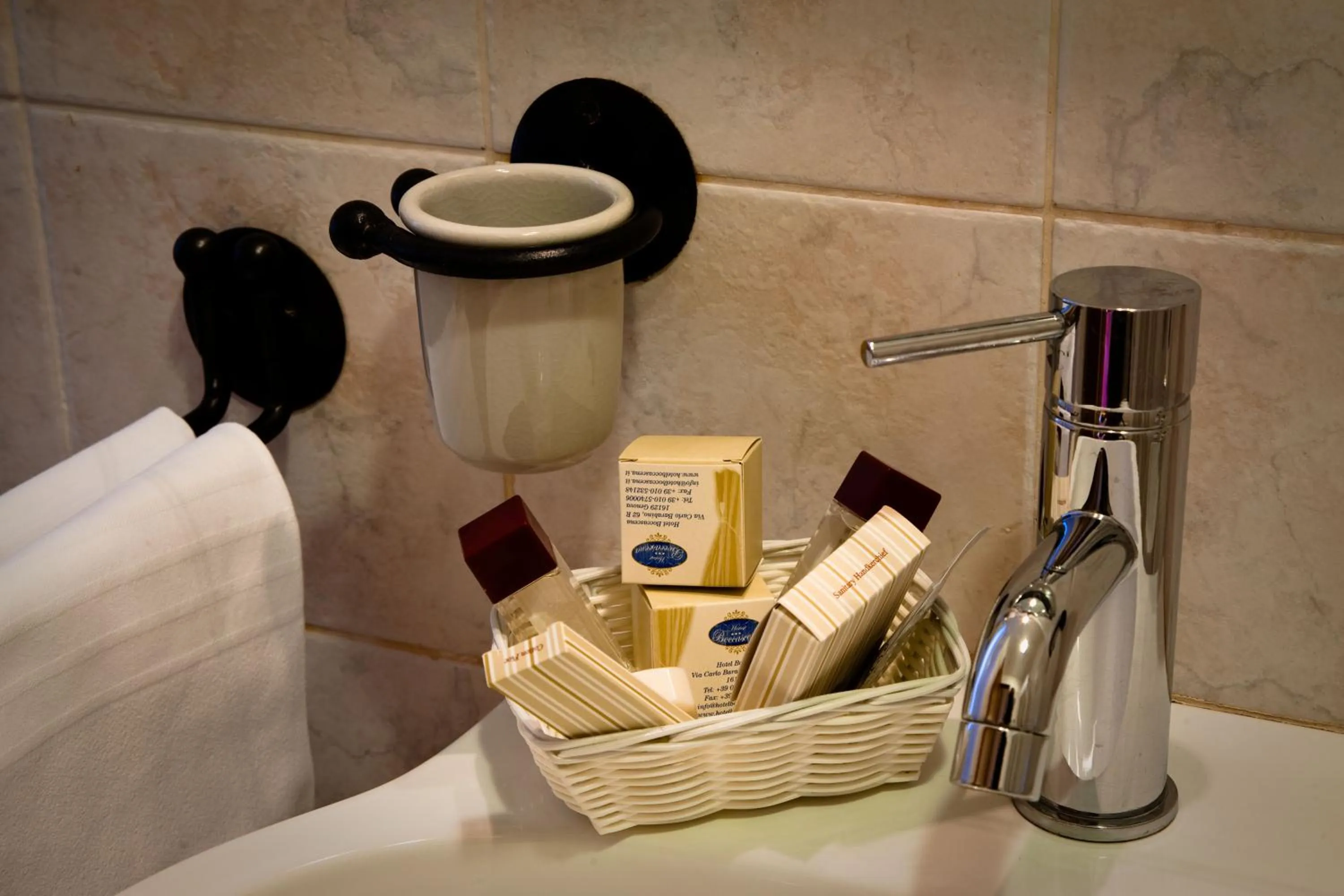 Bathroom in Hotel Boccascena