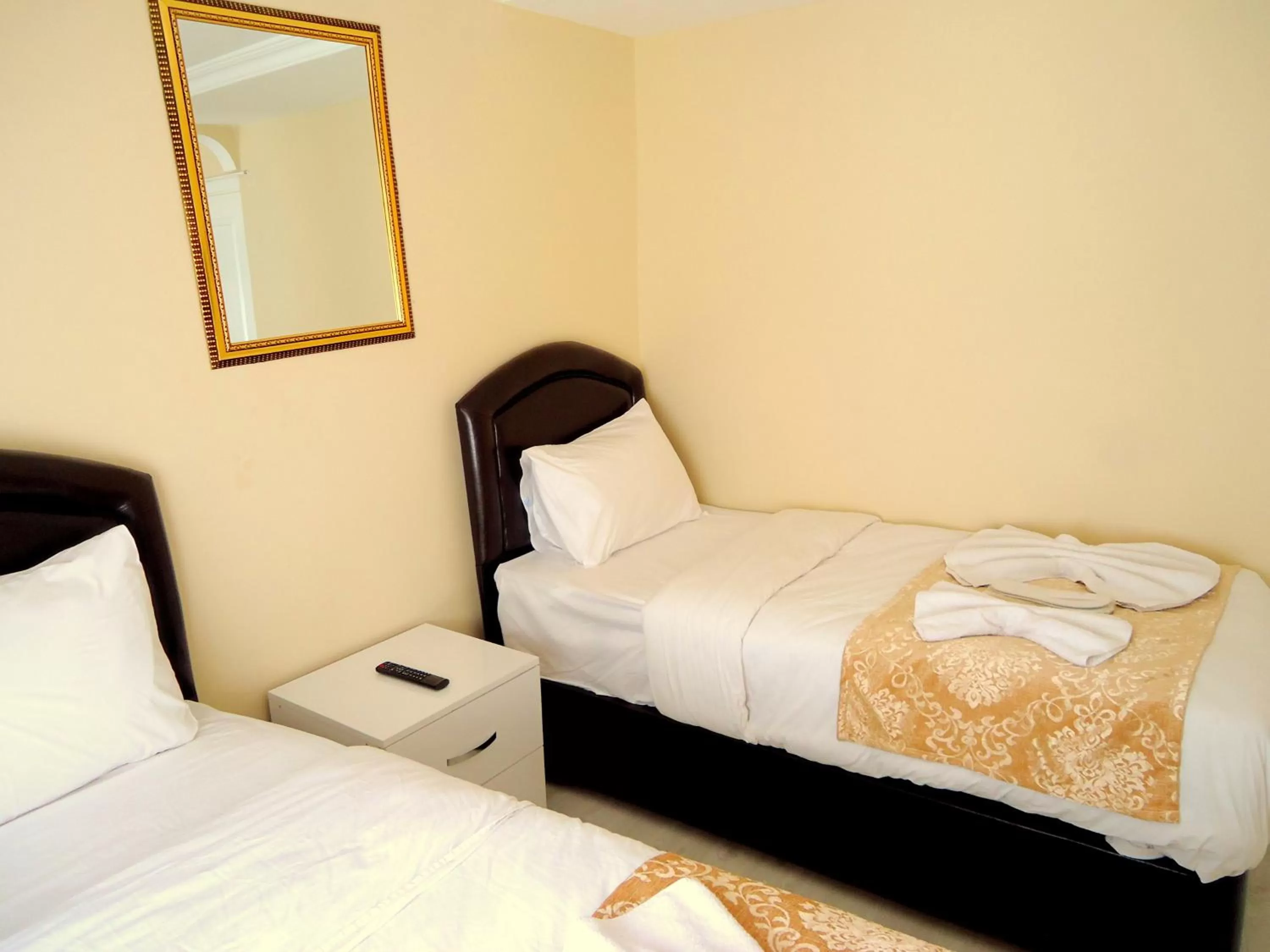 Photo of the whole room, Bed in Tolga Hotel
