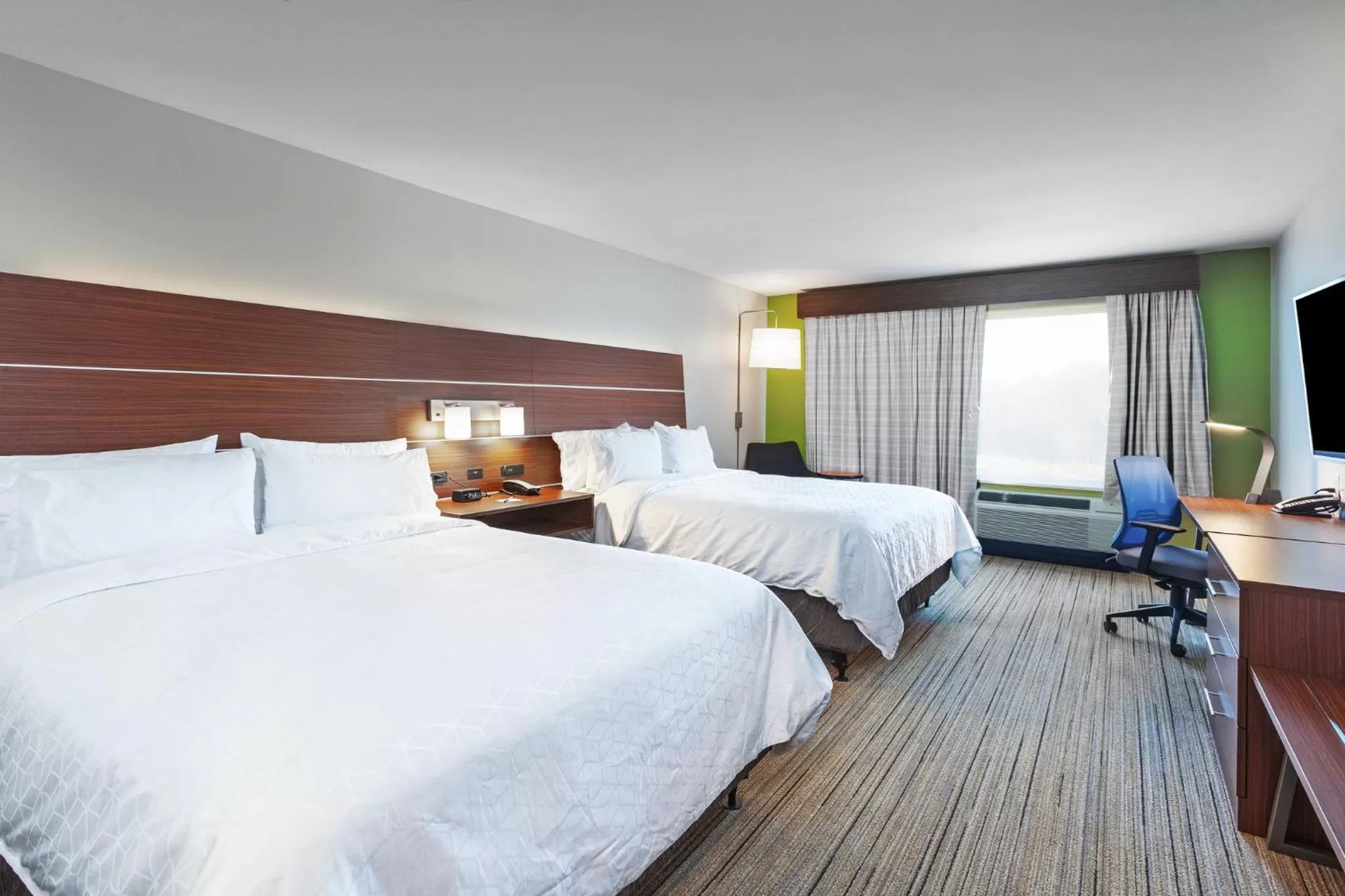 Photo of the whole room, Bed in Holiday Inn Express & Suites - Tulsa Northeast - Owasso by IHG