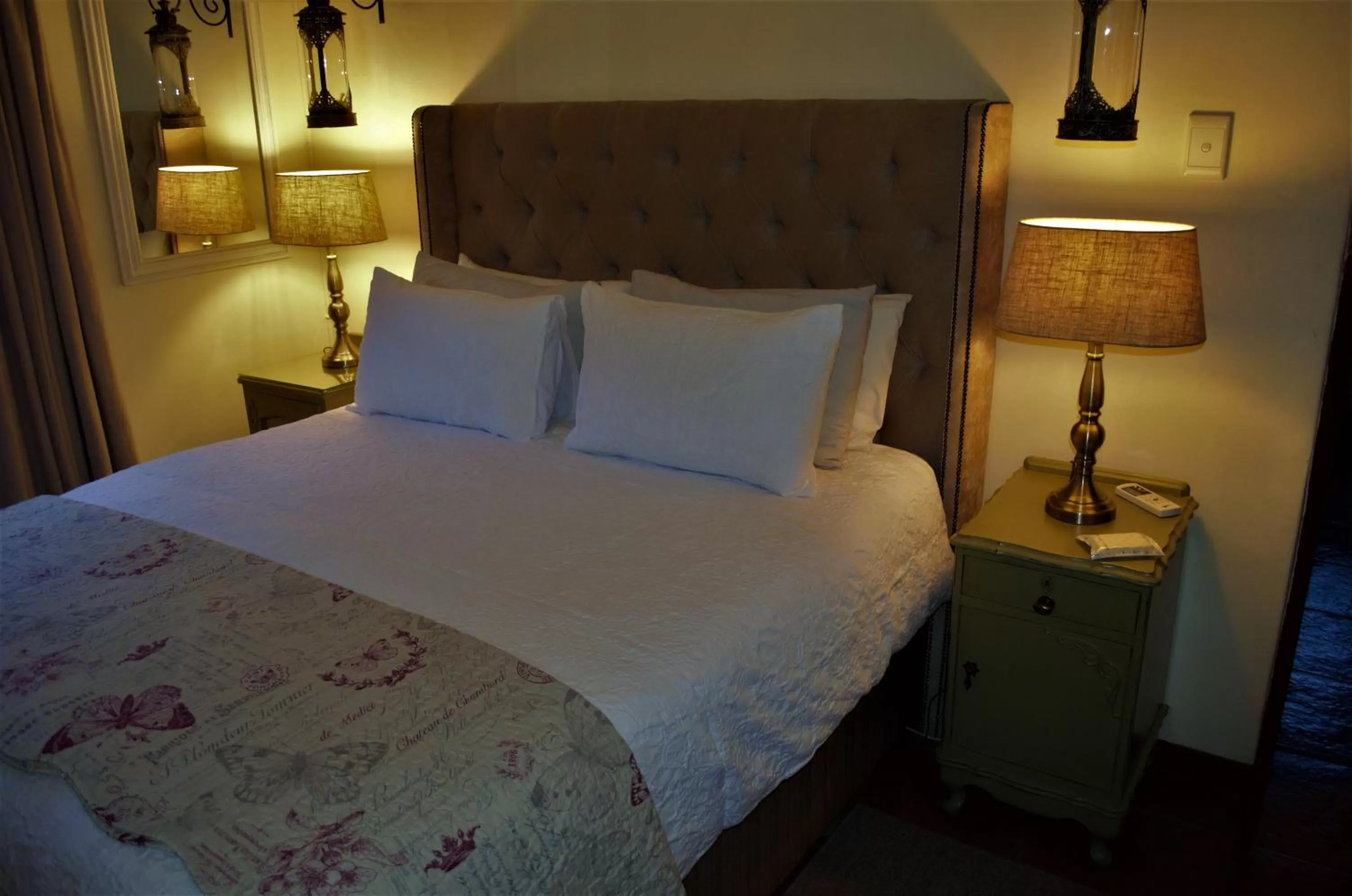 Bedroom, Bed in 79 On Ridge