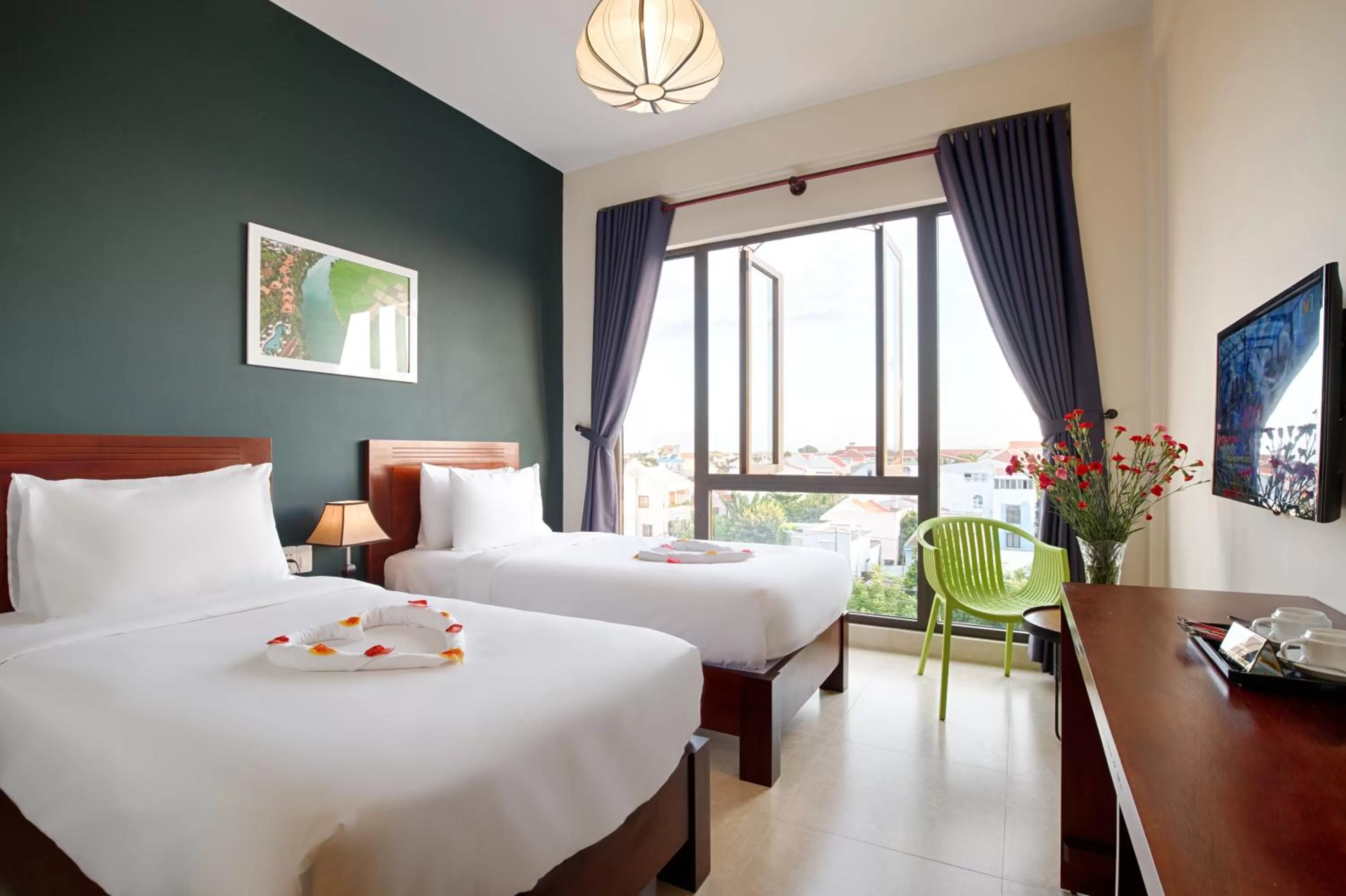 Photo of the whole room, Bed in Hoi An Green Apple Hotel