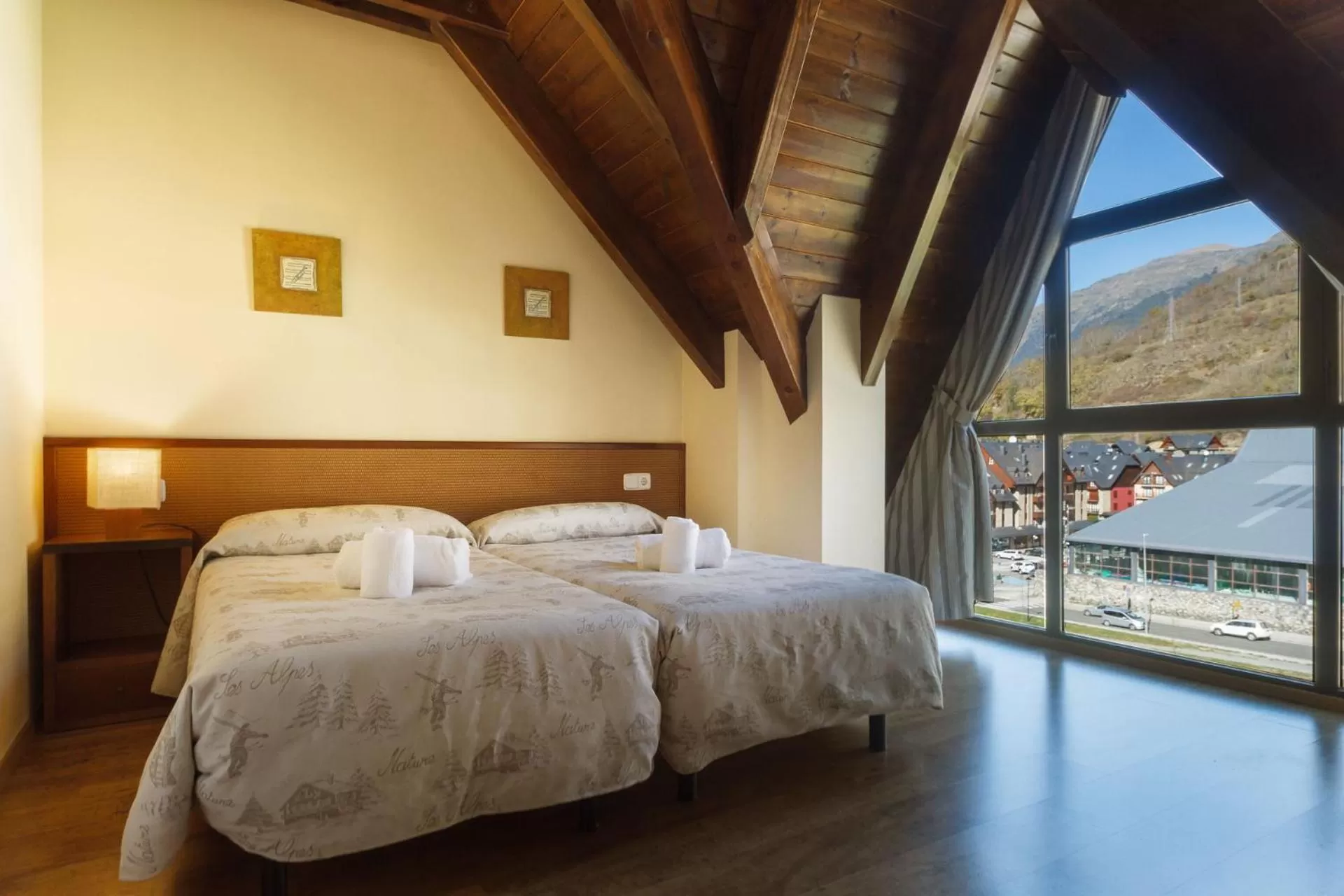 Decorative detail, Bed in Aparthotel La Vall Blanca